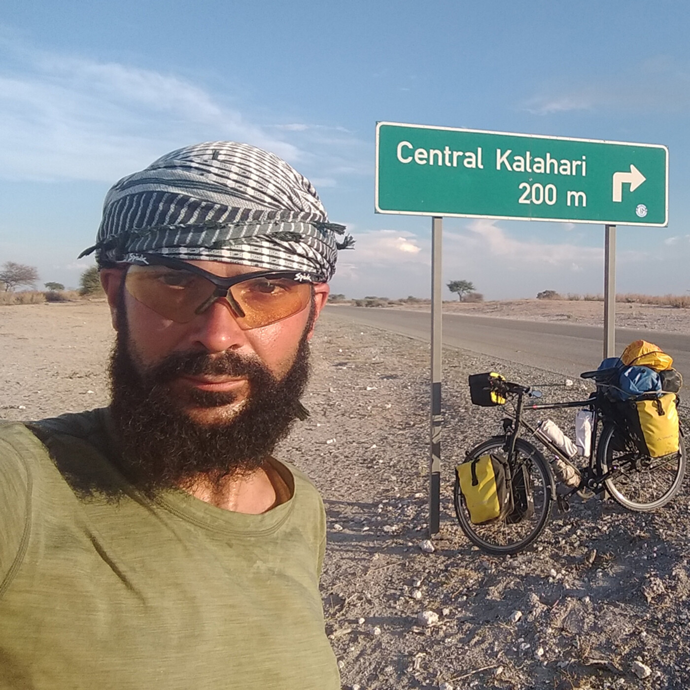 93. 21 meses pedaleando en solitario hasta Sudáfrica, con Asier Jorge
