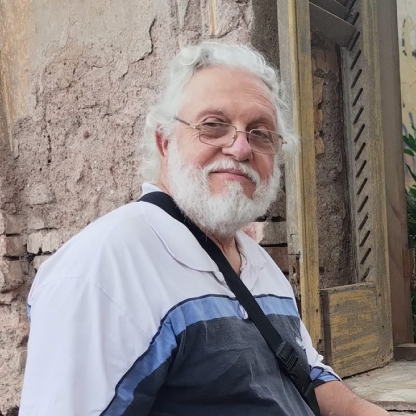 COLUMNA CUANDO LA MENTIRA ES LA VERDAD CACHO KACHO EL CLUB DE LA PLUMA 26-5-2024