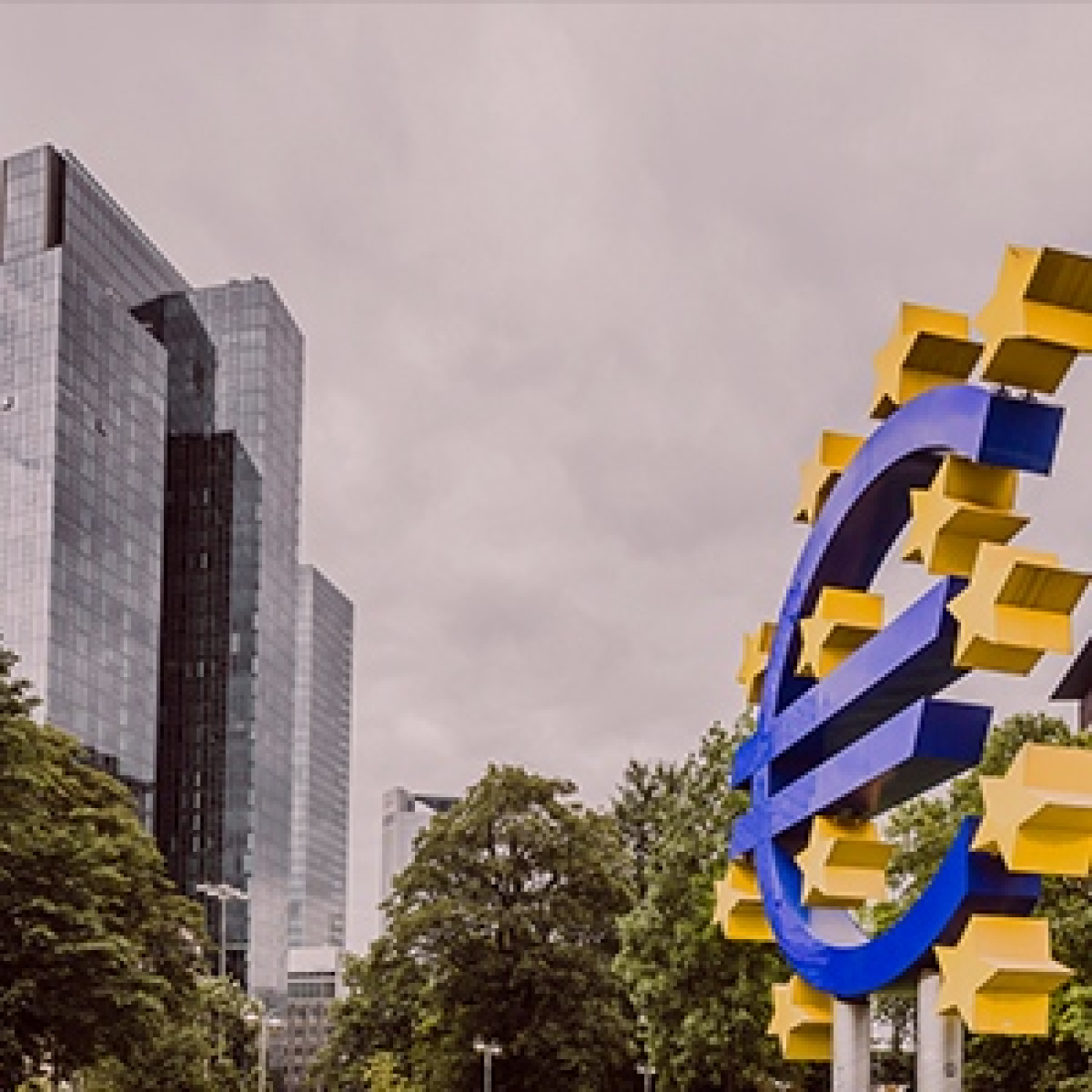 Inflación y bancos centrales podrían frenar la complacencia de los mercados