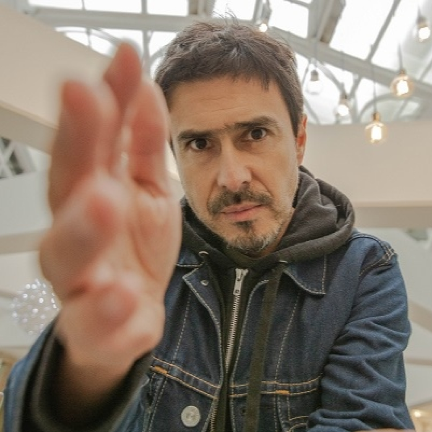 PODCAST: CONVERSAMOS CON FRANCISCO GONZÁLEZ SOBRE SU NUEVA MÚSICA episode artwork