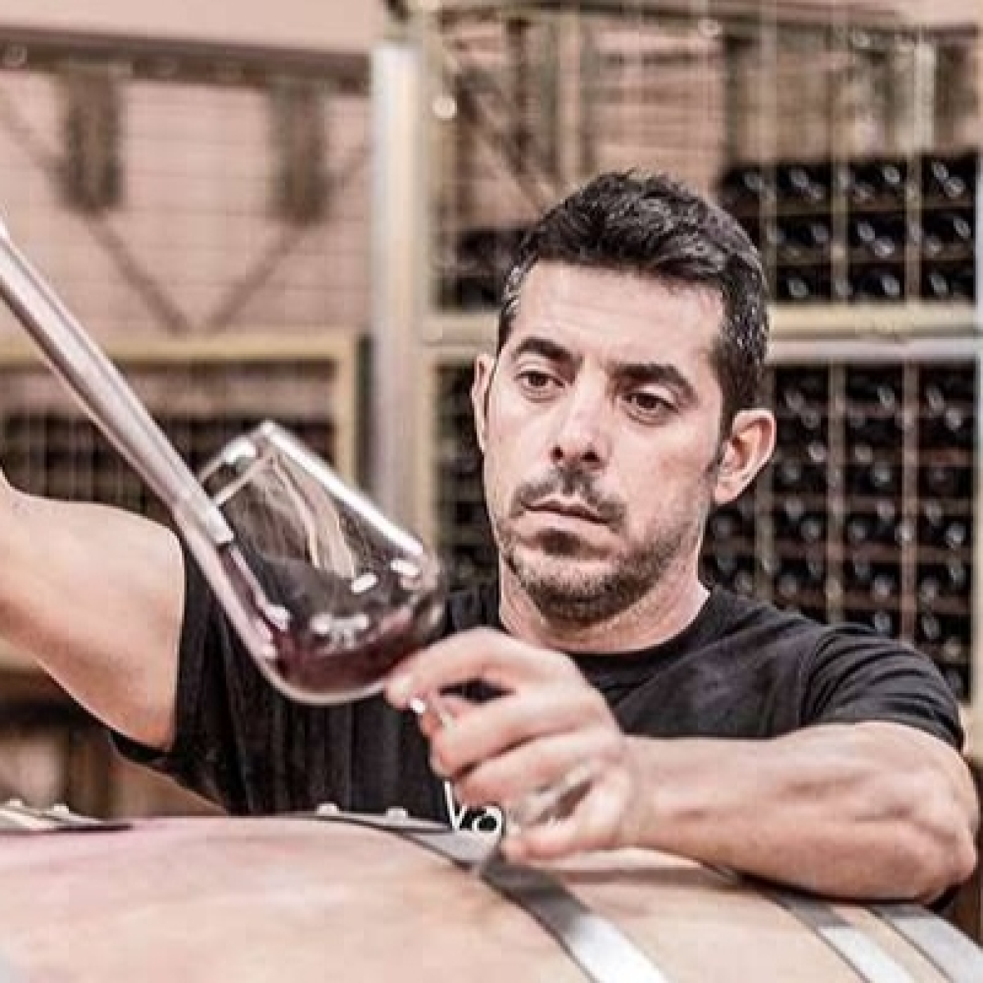 Entrevista a Fernando Ocaña, de Bodegas Valleiglesias, hablando sobre las consecuencias del incendio en su bodega. episode artwork