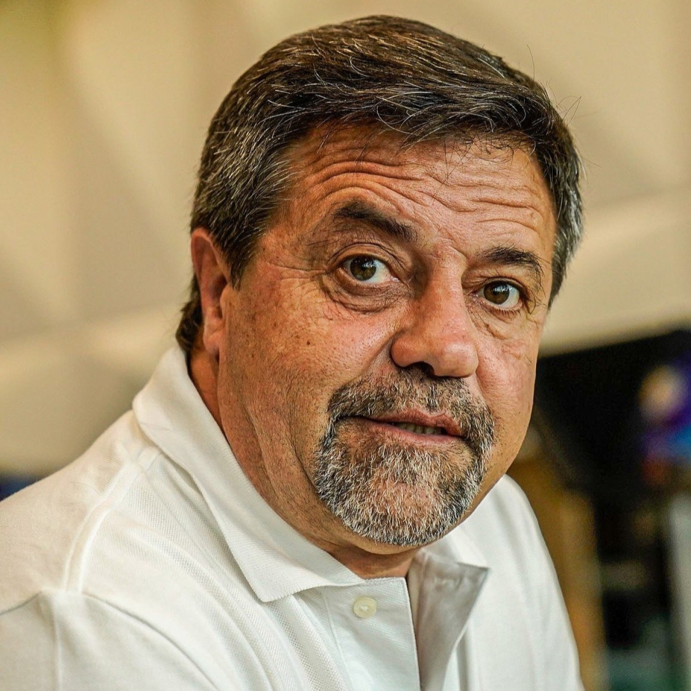 Ricardo Caruso Lombardi @LombaCaruso (Exfutbolista y Director Técnico Argentino) Unas Cuantas Verdades @marianoobarrio