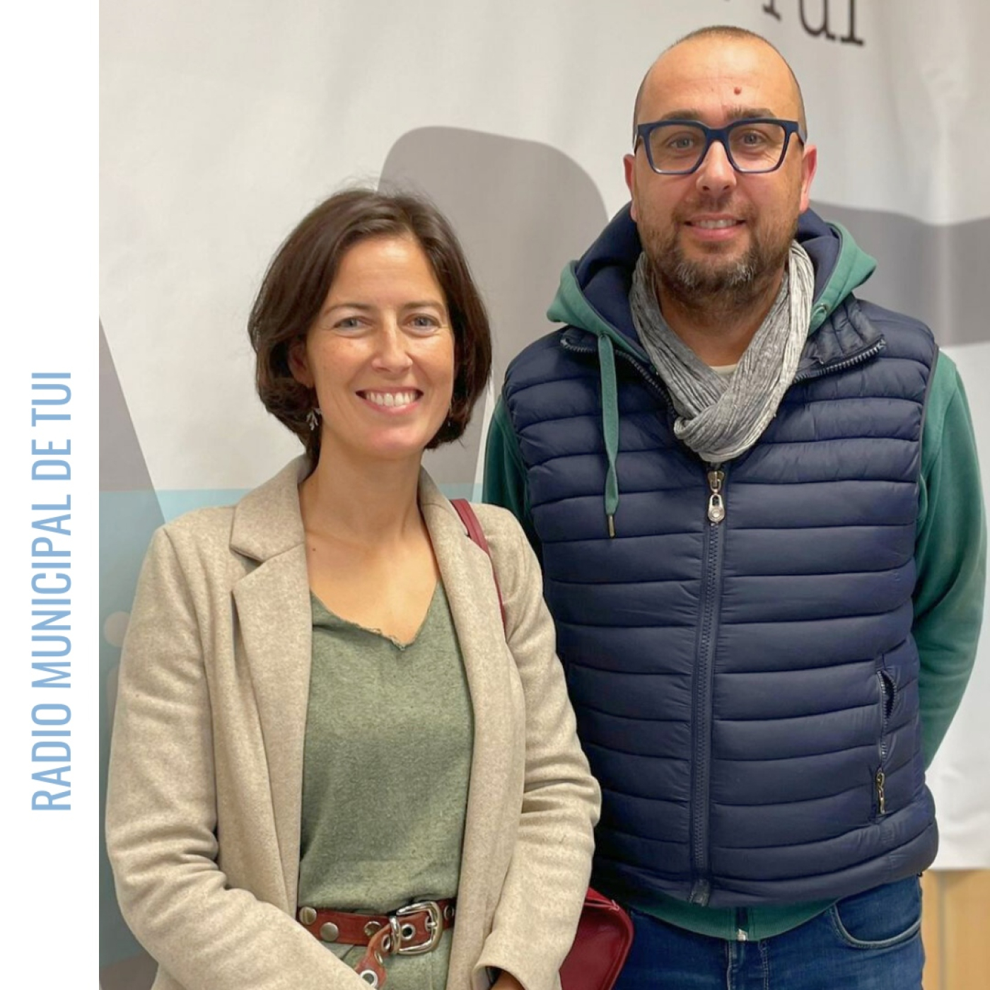 Ent. Rafael Estévez, concelleiro de Deportes, e Laura Solla, do Club Atletismo Tui - IV San Silvestre episode artwork