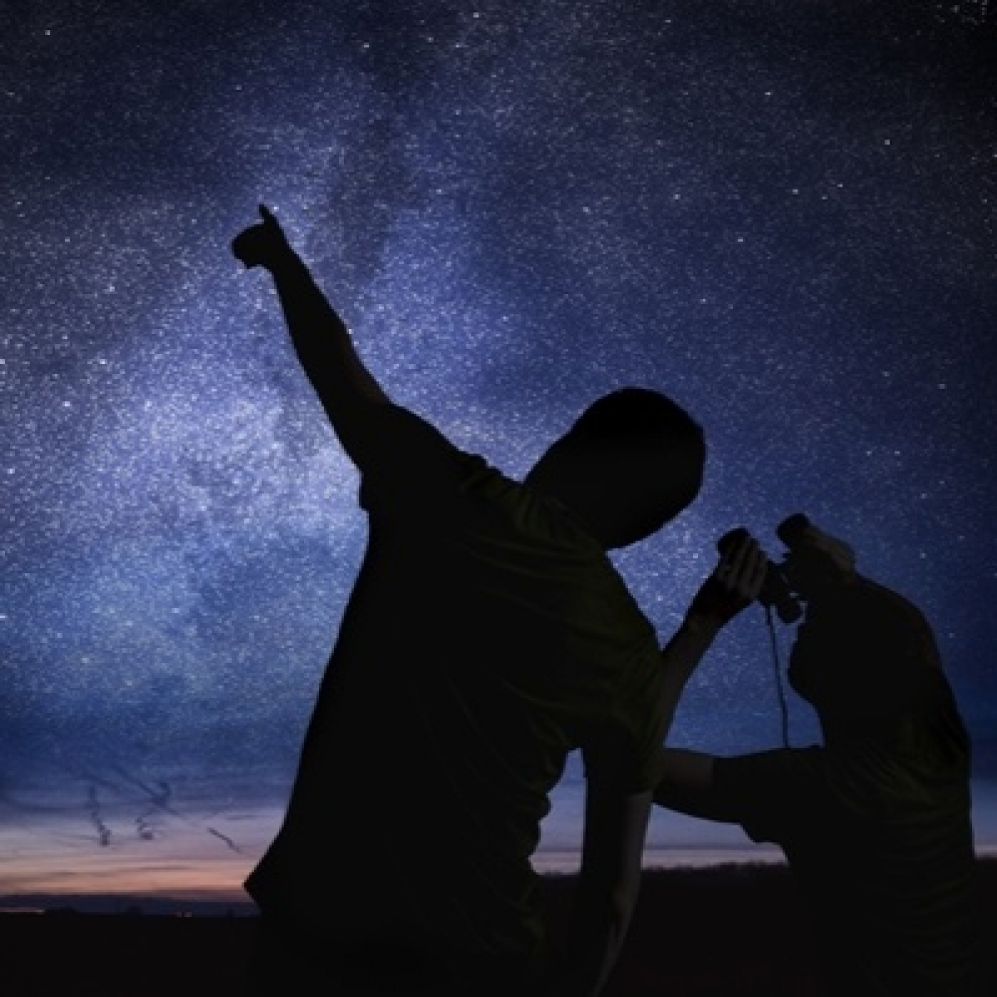 703 - Guía para observar el cielo nocturno con binoculares