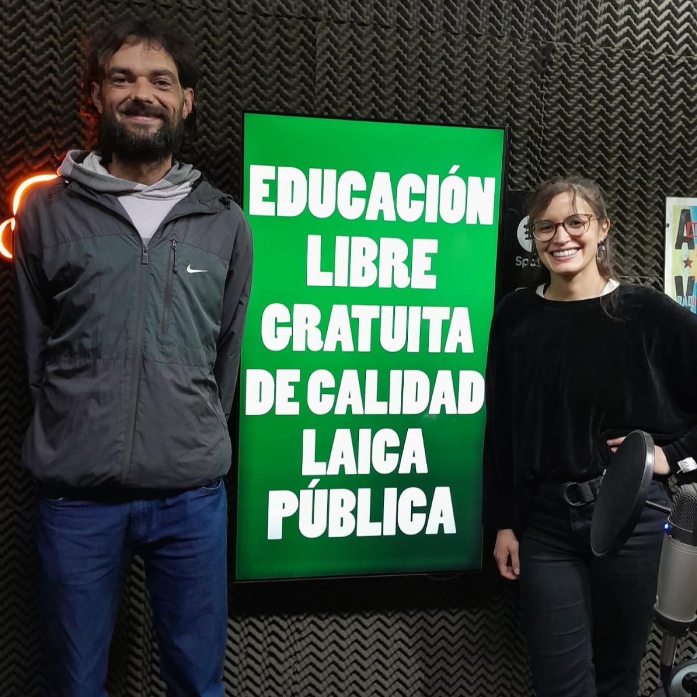 En Avenidas / Belén Tocino y Ezequiel Álvarez / Presentación de su obra de teatro en Sala Cabral episode artwork