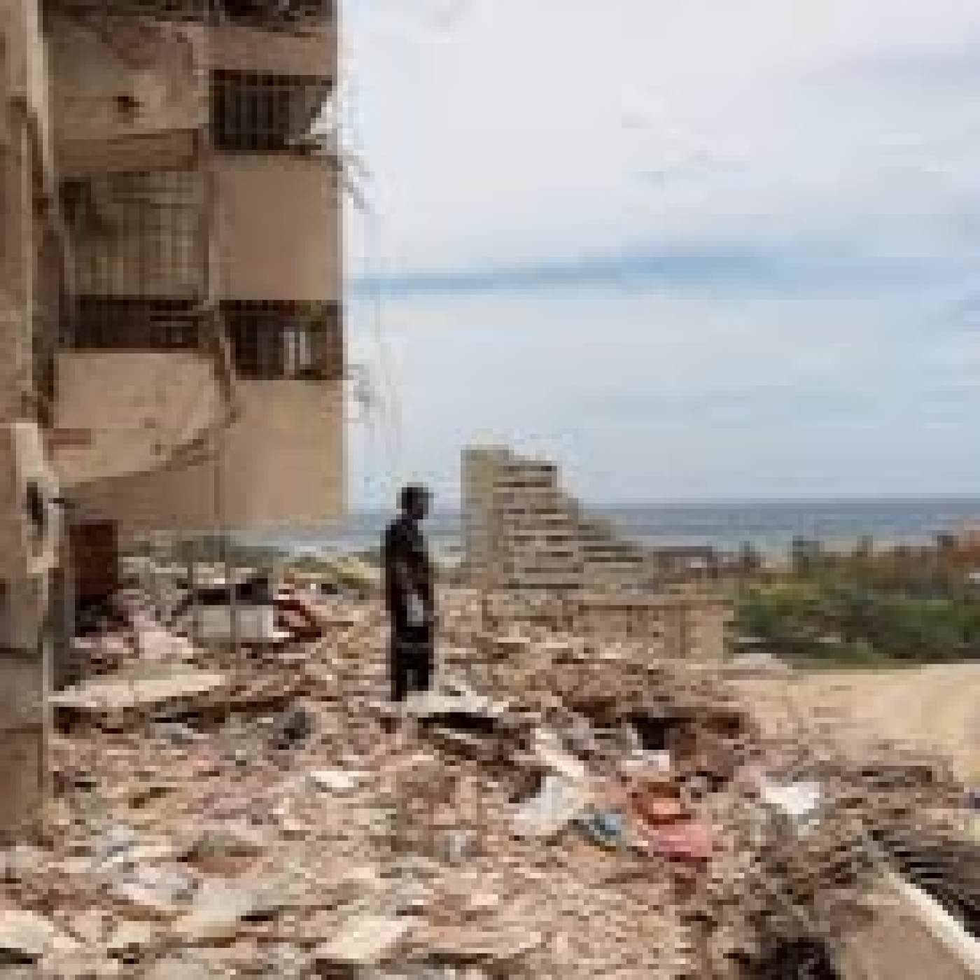 Vuelo de Regreso: Vladimir Rojas - Afectado por el terremoto en Caracas. Es voluntario