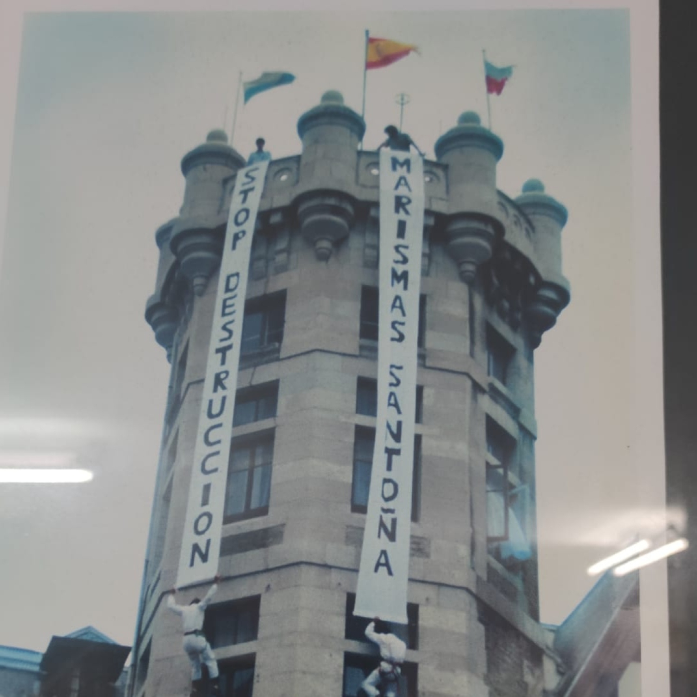 La Vida por Delante