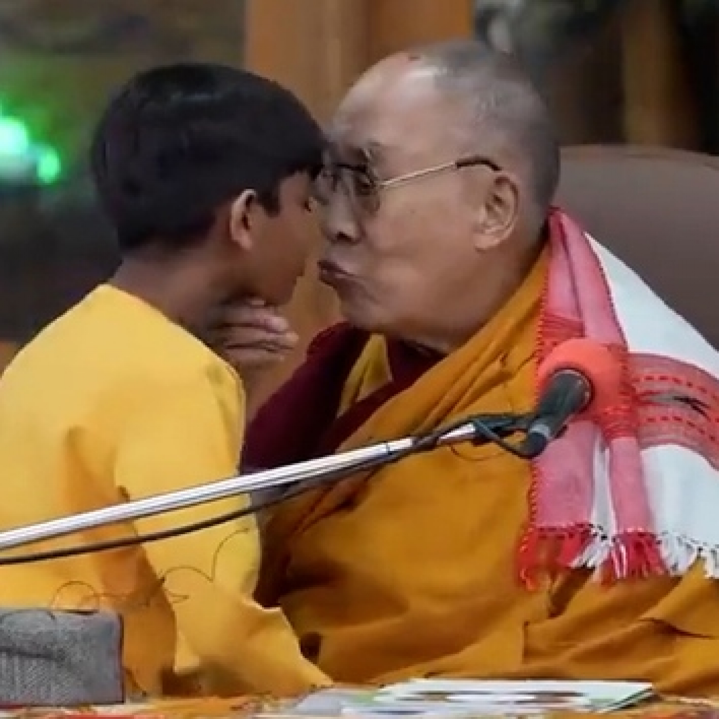 EL DALAI LAMA CAE EN EL POZO DEL ABISMO SIN FONDO episode artwork