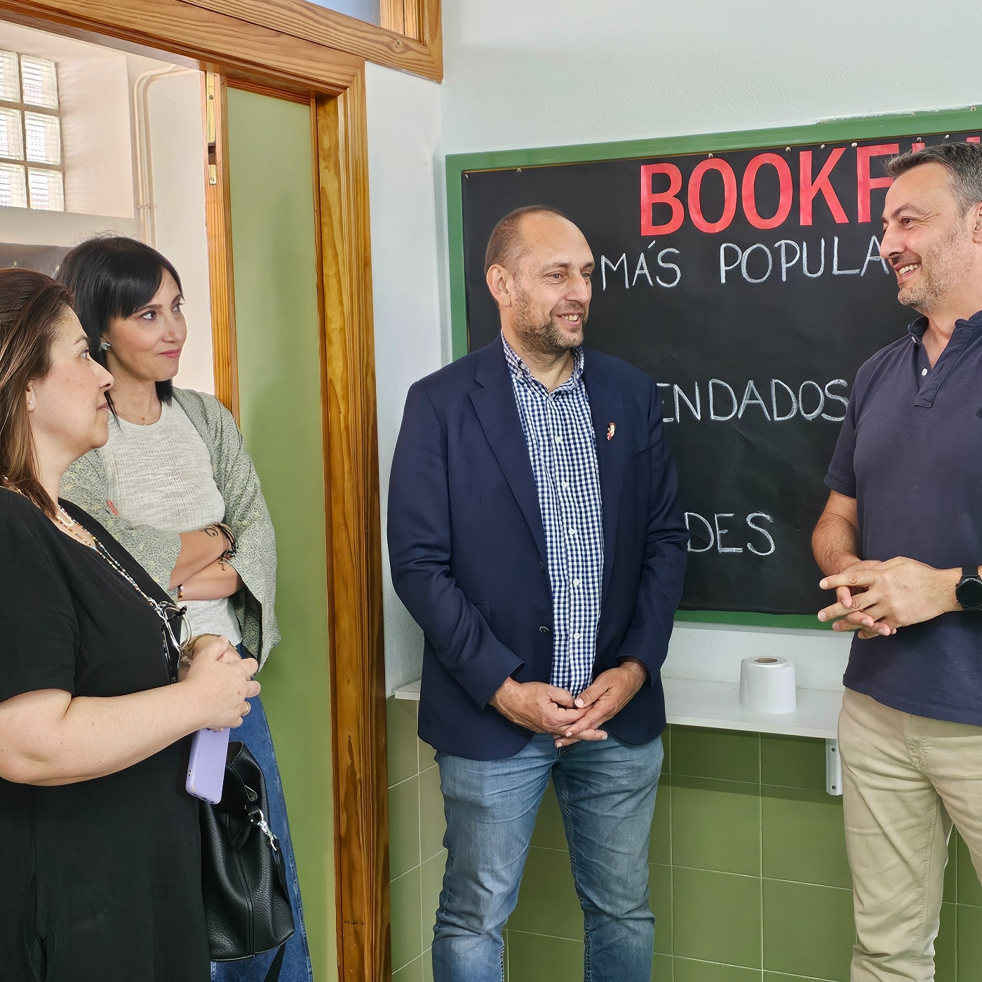 Visita director general de Atención a la Diversidad, Pedro Mondéjar al Colegio Las Esperanzas episode artwork