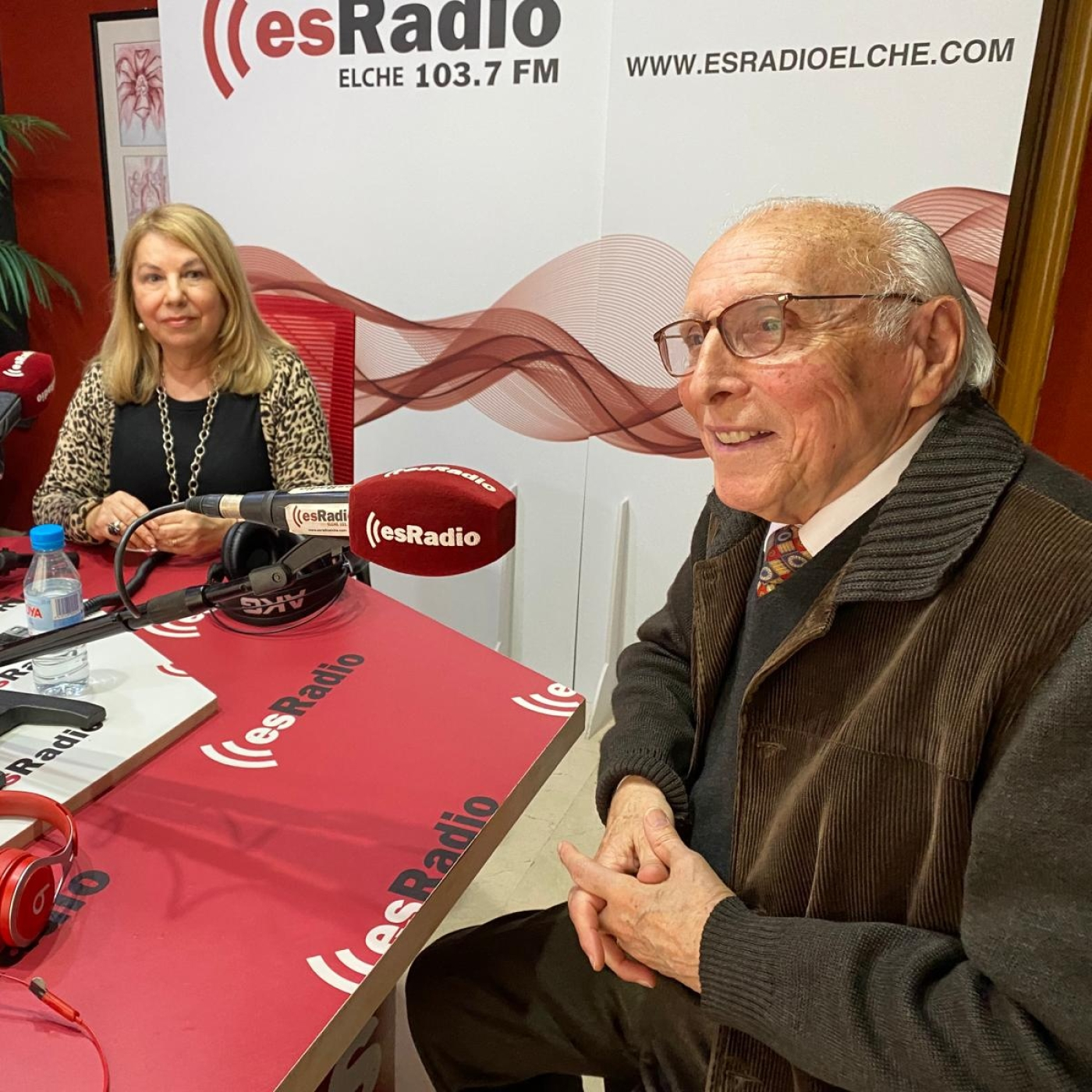 ''San Valentín no lo inventan los comercios, se han aprovechado de él''. episode artwork