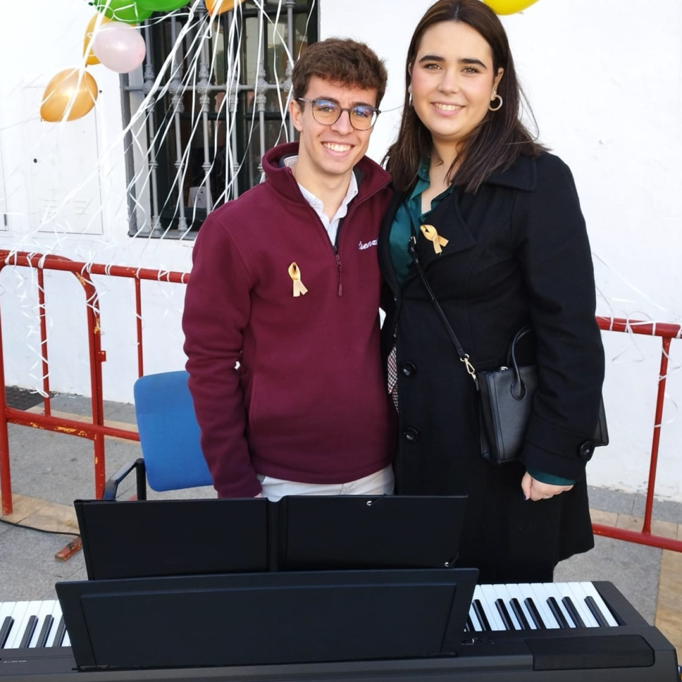 Canción Color Esperanza interprestada por Lucía Cabrera y Alejandro de la Vega episode artwork