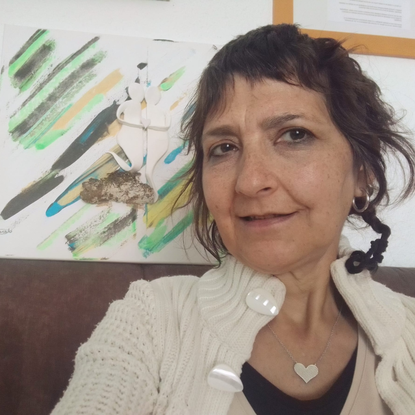 Charo Barrero expone su obra "Arte con Alma" en la Sala Víctor de los Ríos de la Casa de Cultura de Santoña 07/05/2025 episode artwork