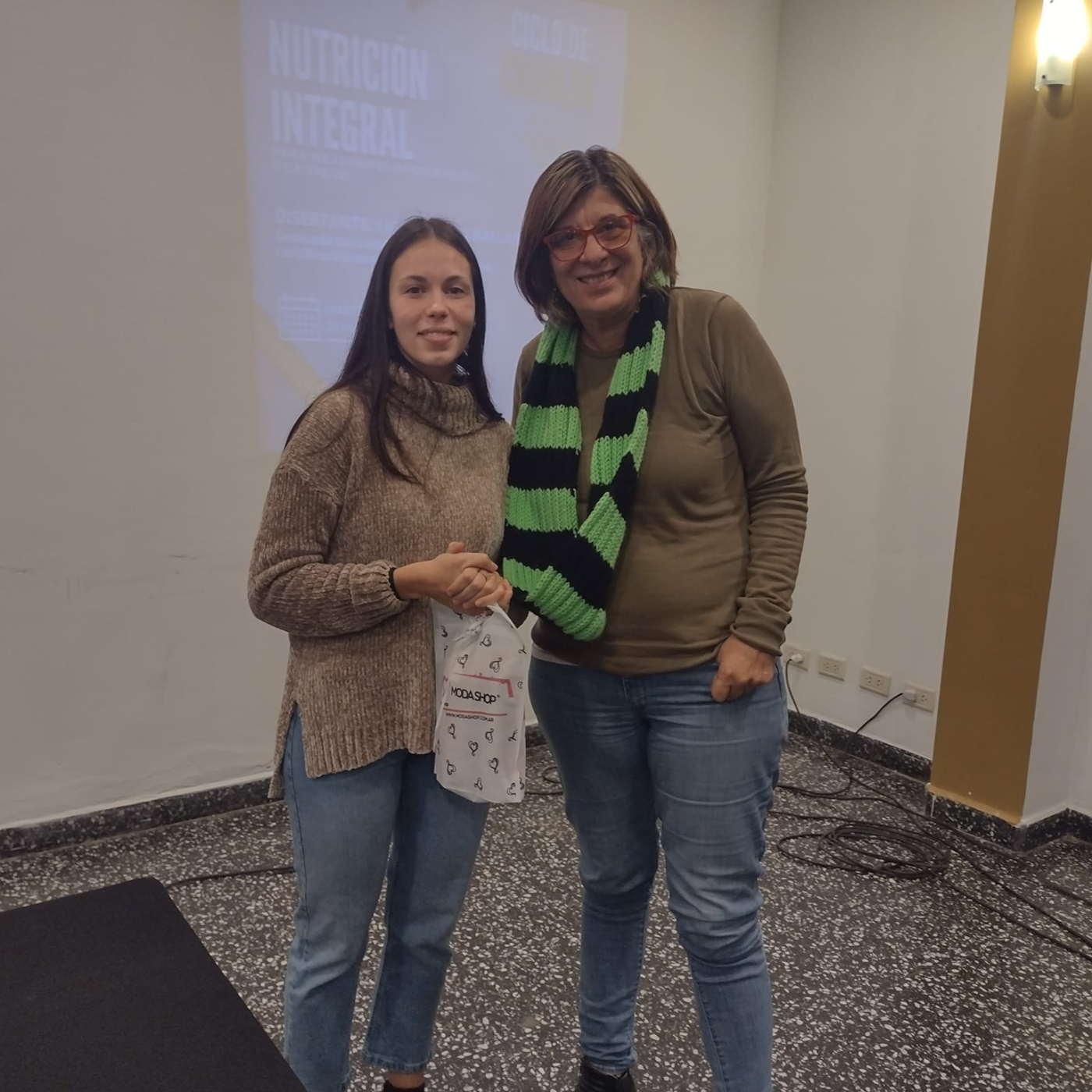VocesdelaIsla100.5