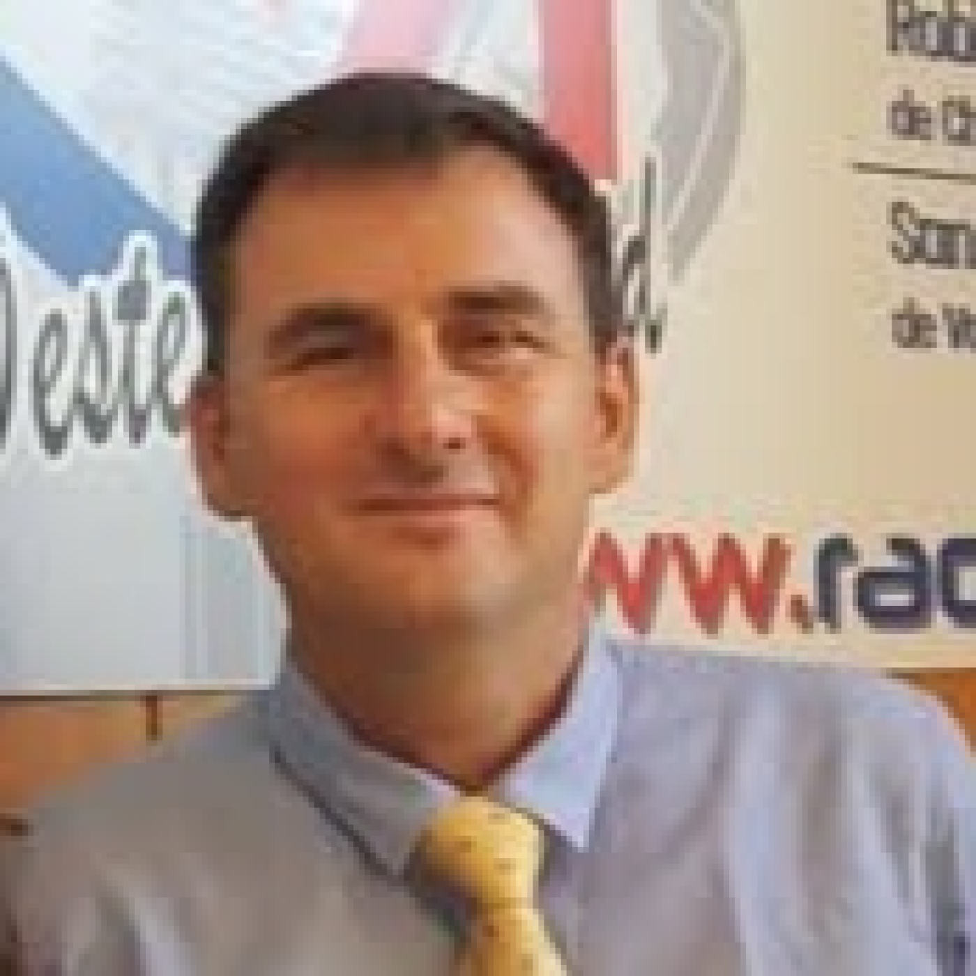 El director del IES Pedro de Tolosa de San Martín de Valdeiglesias, Carlos de Olagüe habla de la Formación Profesional episode artwork
