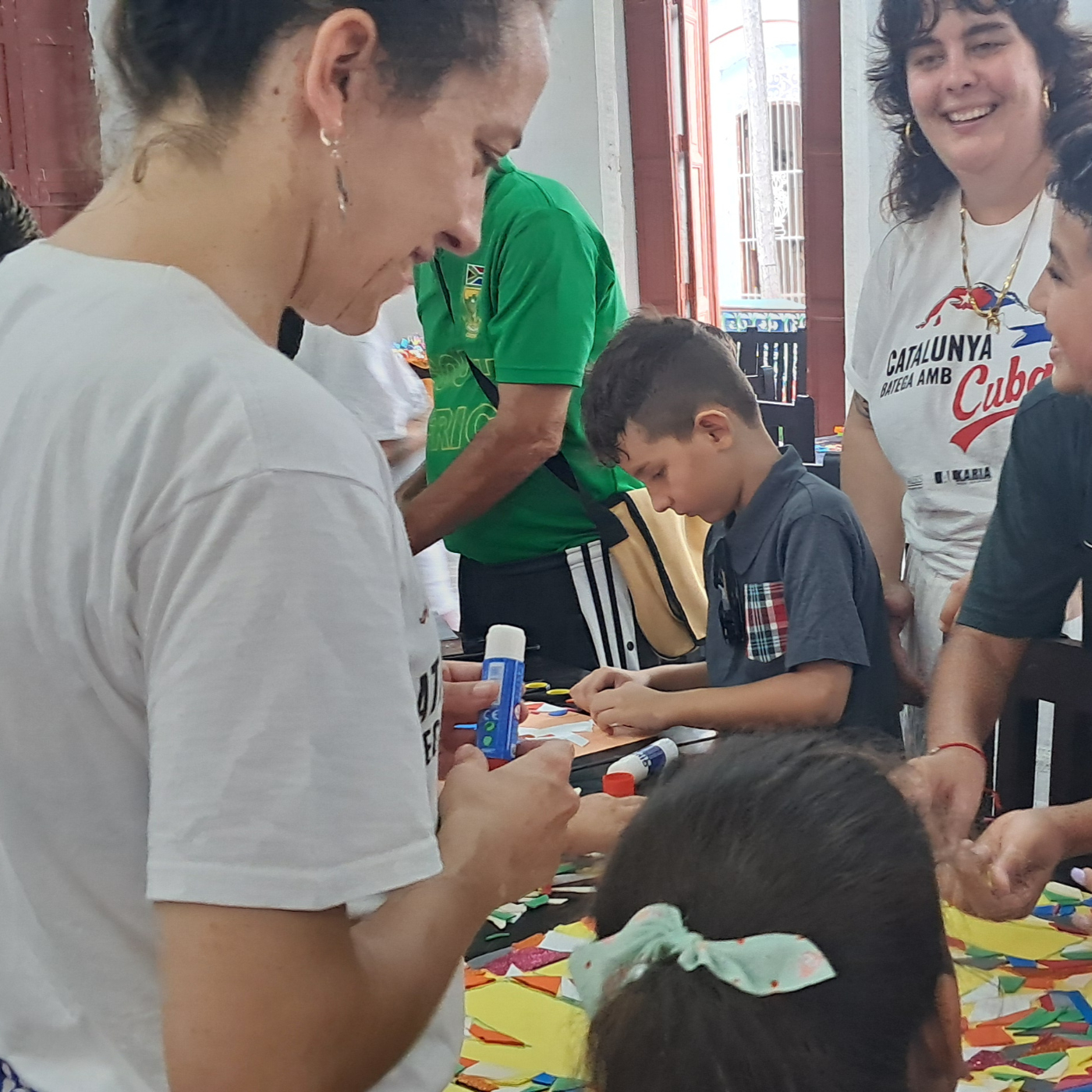 En Santa Clara, muestras de amor de brigada catalana de Solidaridad con Cuba