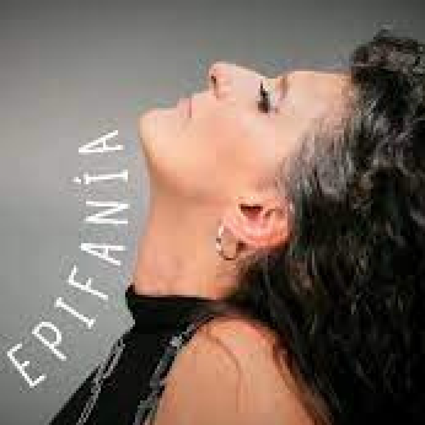 UN CANTO SE HACE AL VIENTO