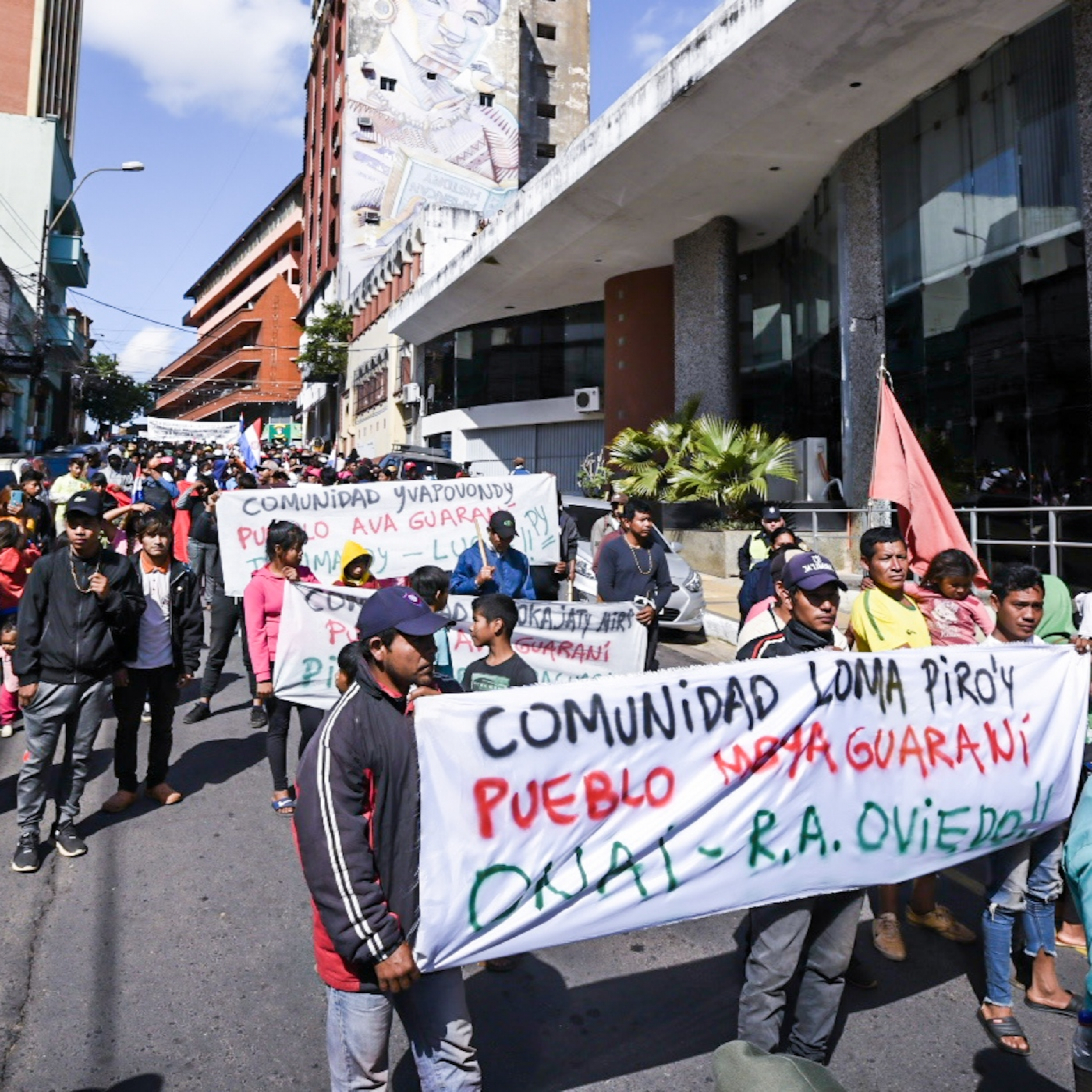 DEVUELVAN NUESTRA TIERRA
