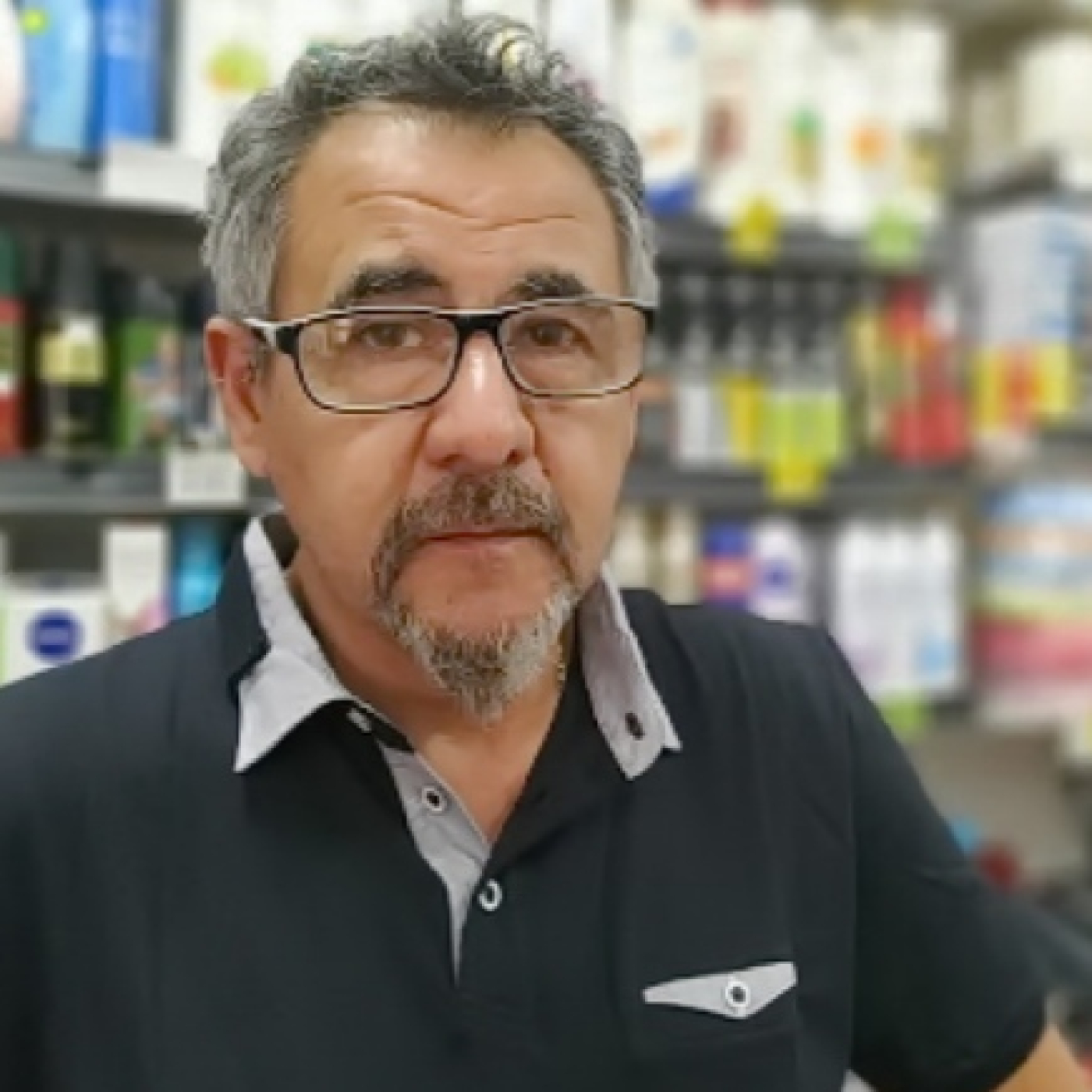 "El mes se acaba el día 15" dice Fernando Savore, de "Almaceneros" de la provincia de Buenos Aires.