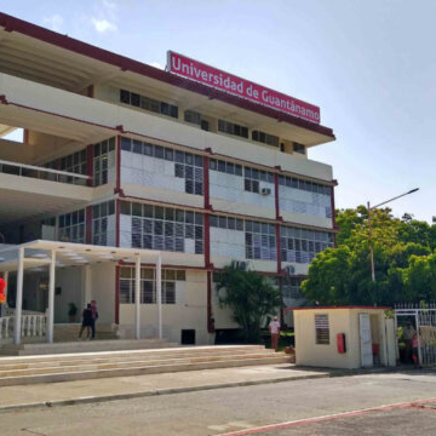 Reconocen resultados de la Universidad de Guantánamo en graduación 2024-2025