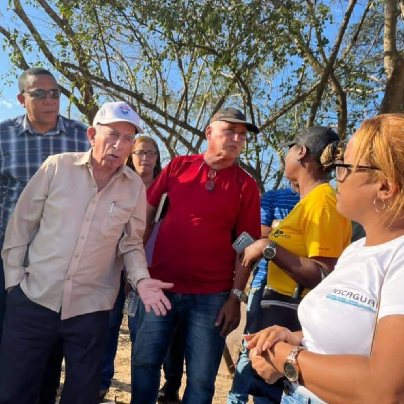 Chequea Diputado Machado Ventura rehabilitación de granja acuícola en Guantánamo