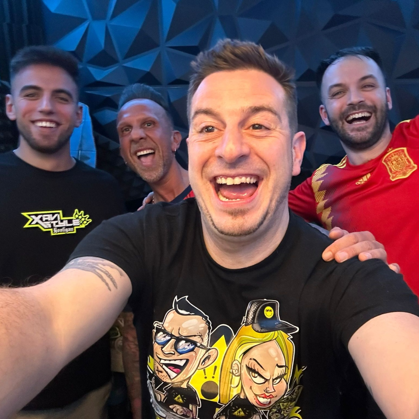 ESTO SE MUEVE!! by DJ NAU