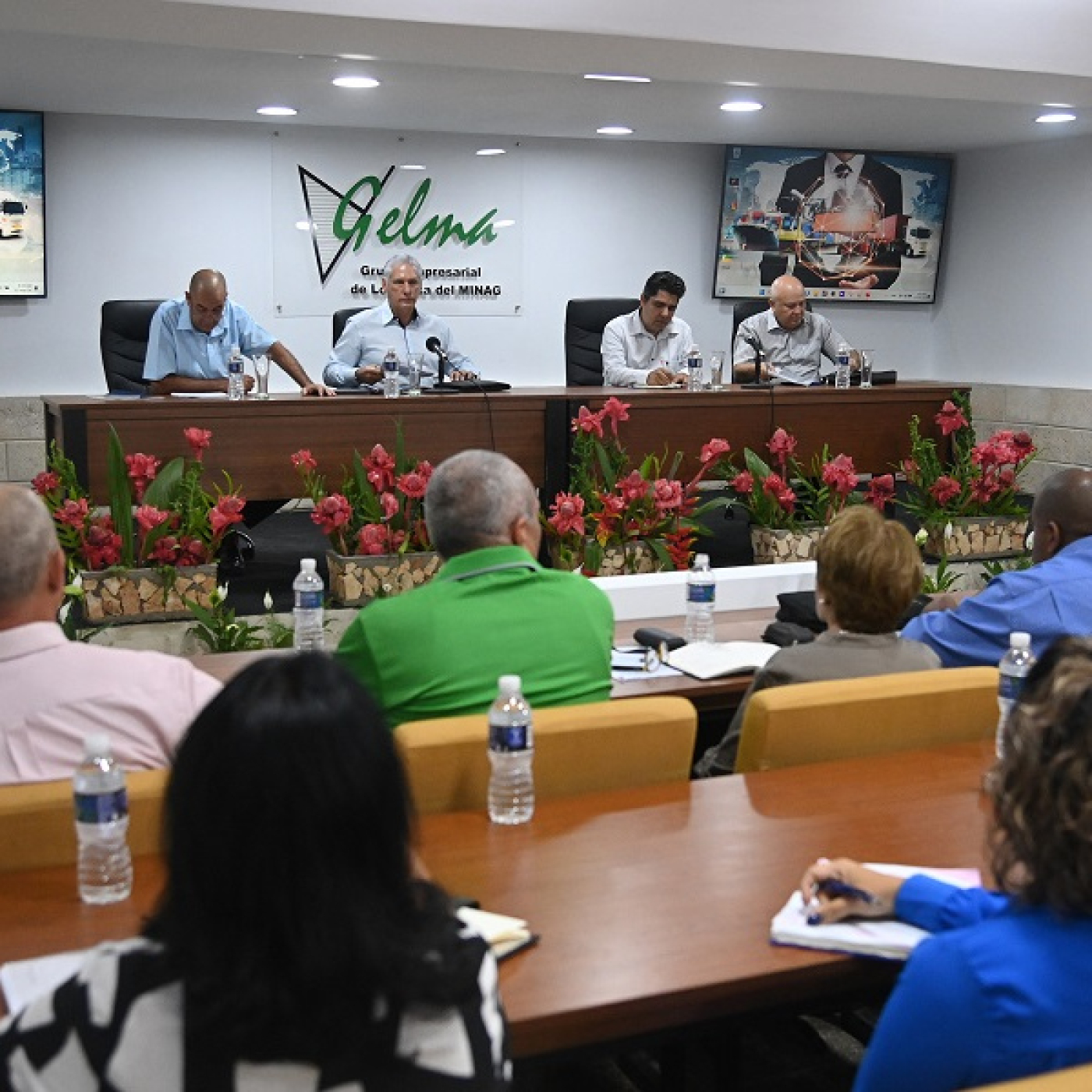 Integrar el potencial científico del país en función de la producción de alimentos — Radio Rebelde cover