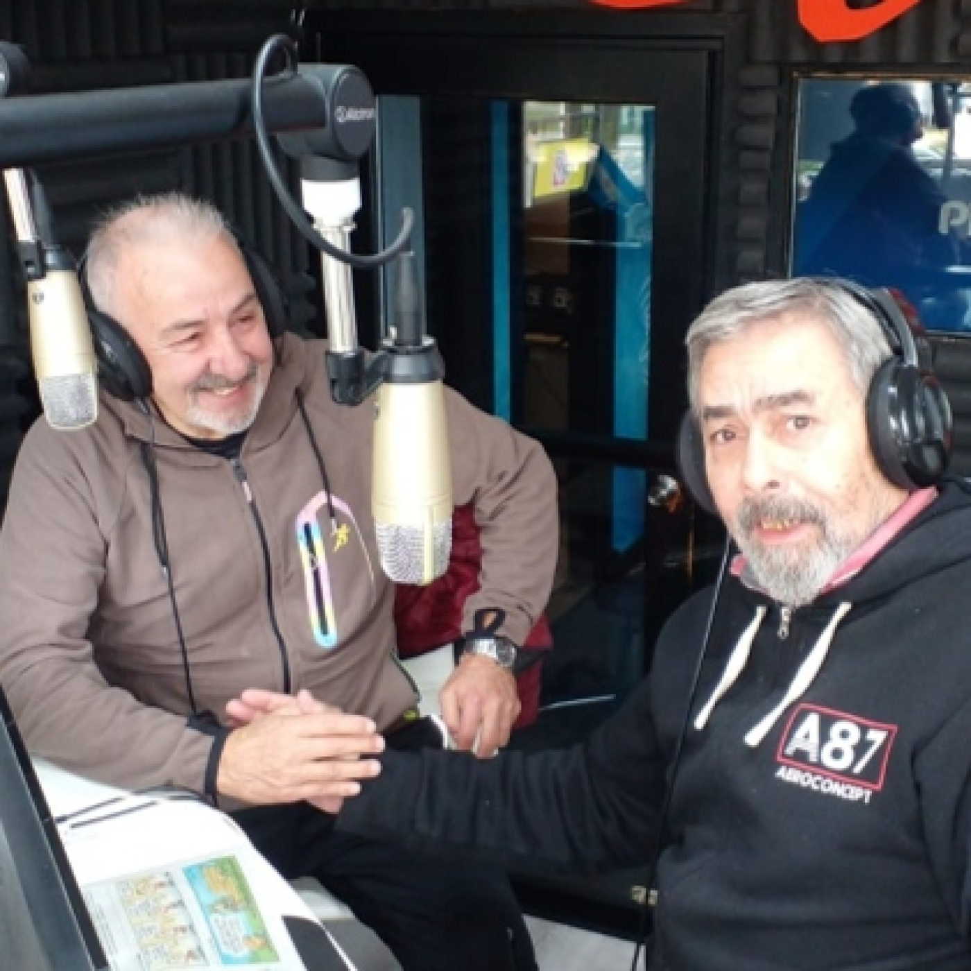 Por Pinamar TV y FM 98.9, Jorge Joury analizó los días difíciles de Milei y de Alberto Fernández episode artwork