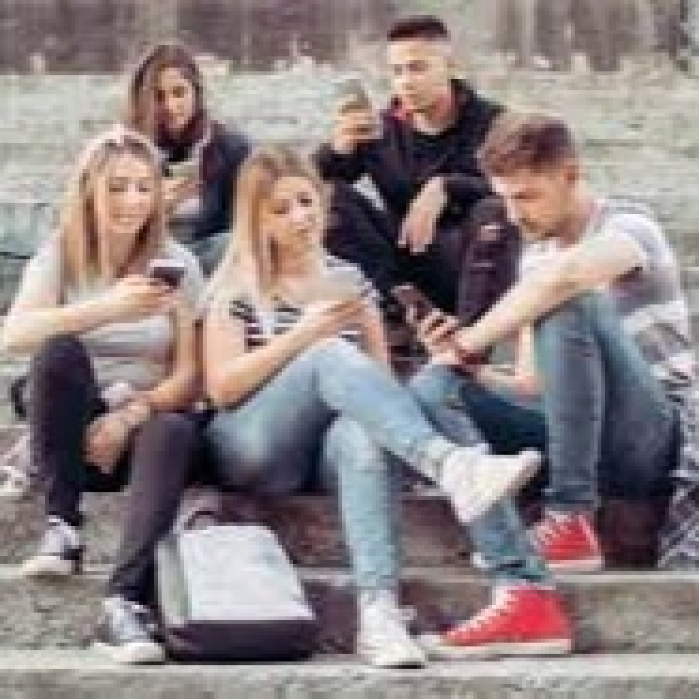 Nuestro psicólogo Sergio Garcia nos expone que es el ¨mute¨millennials episode artwork