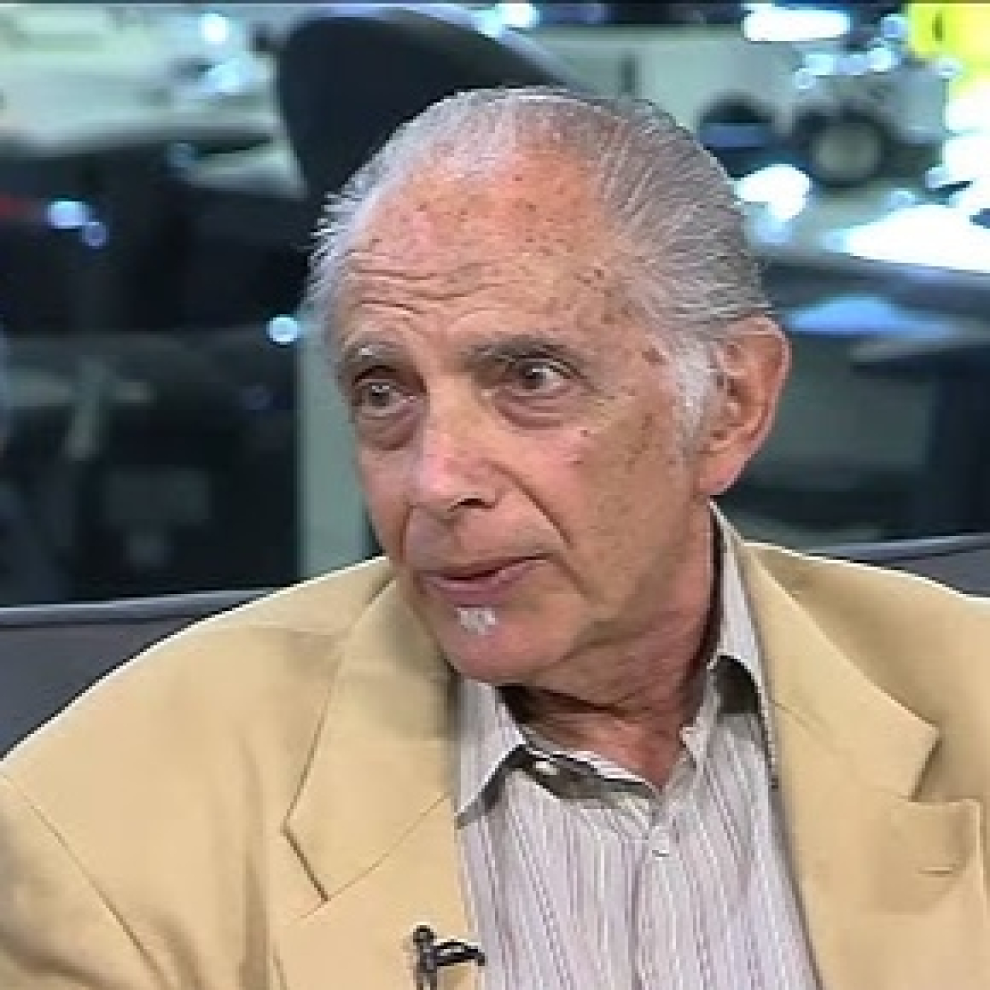 Víctor Becker (Economista, Director del Centro de Estudios de la Nueva Economía - CENE) La Bisagra
