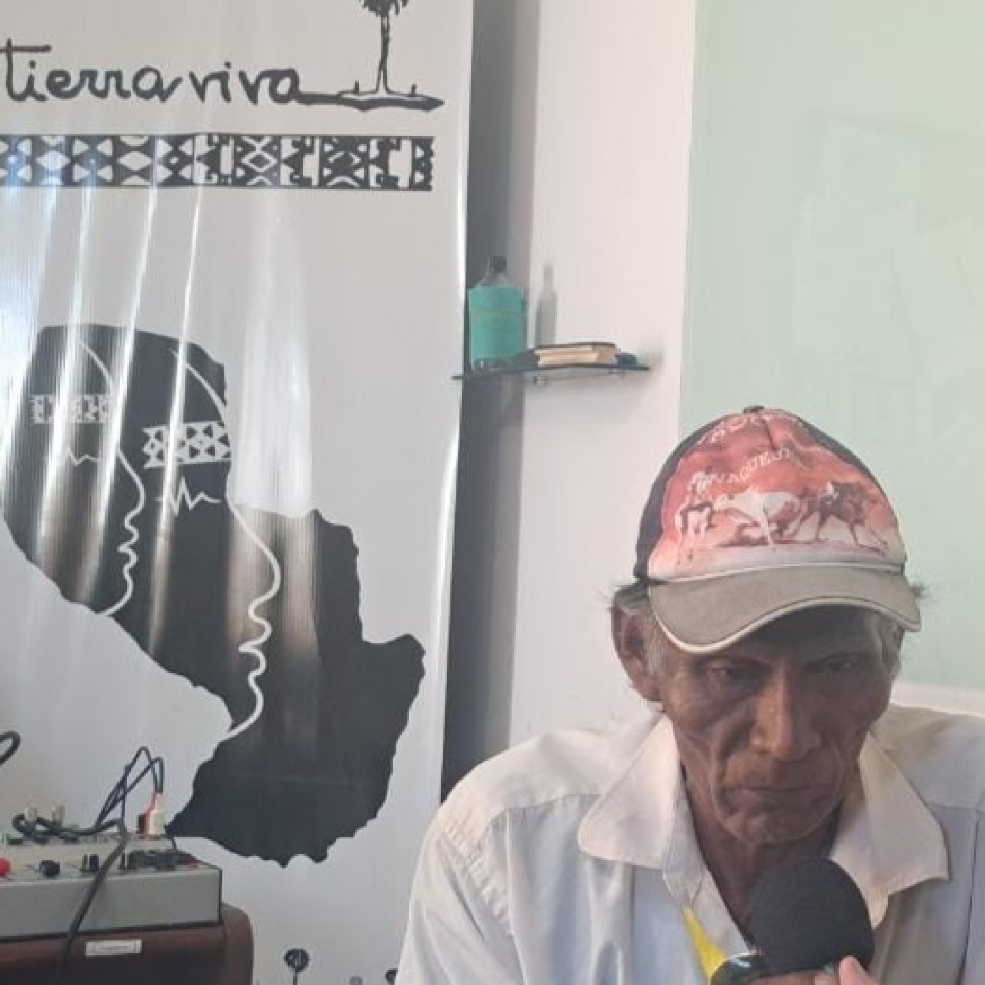 DEVUELVAN NUESTRA TIERRA