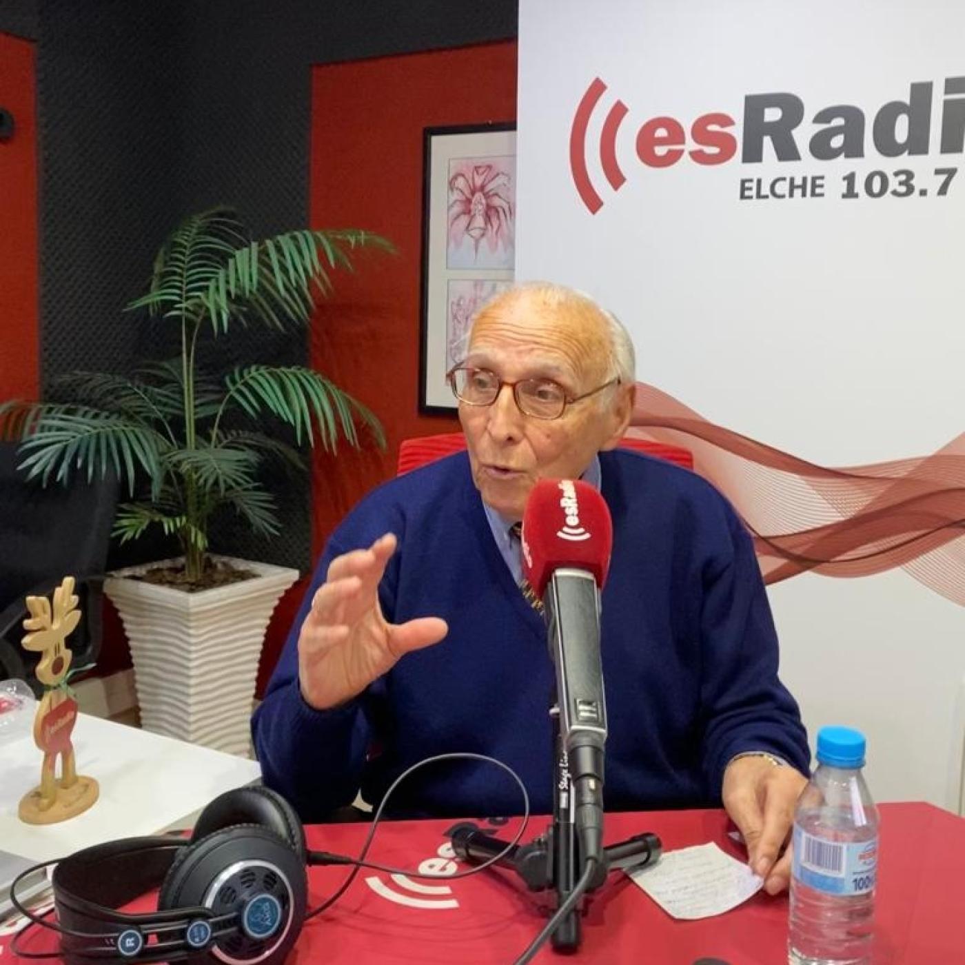 ''Antaño no teníamos dinero pero las navidades eran mucho más familiares''. episode artwork
