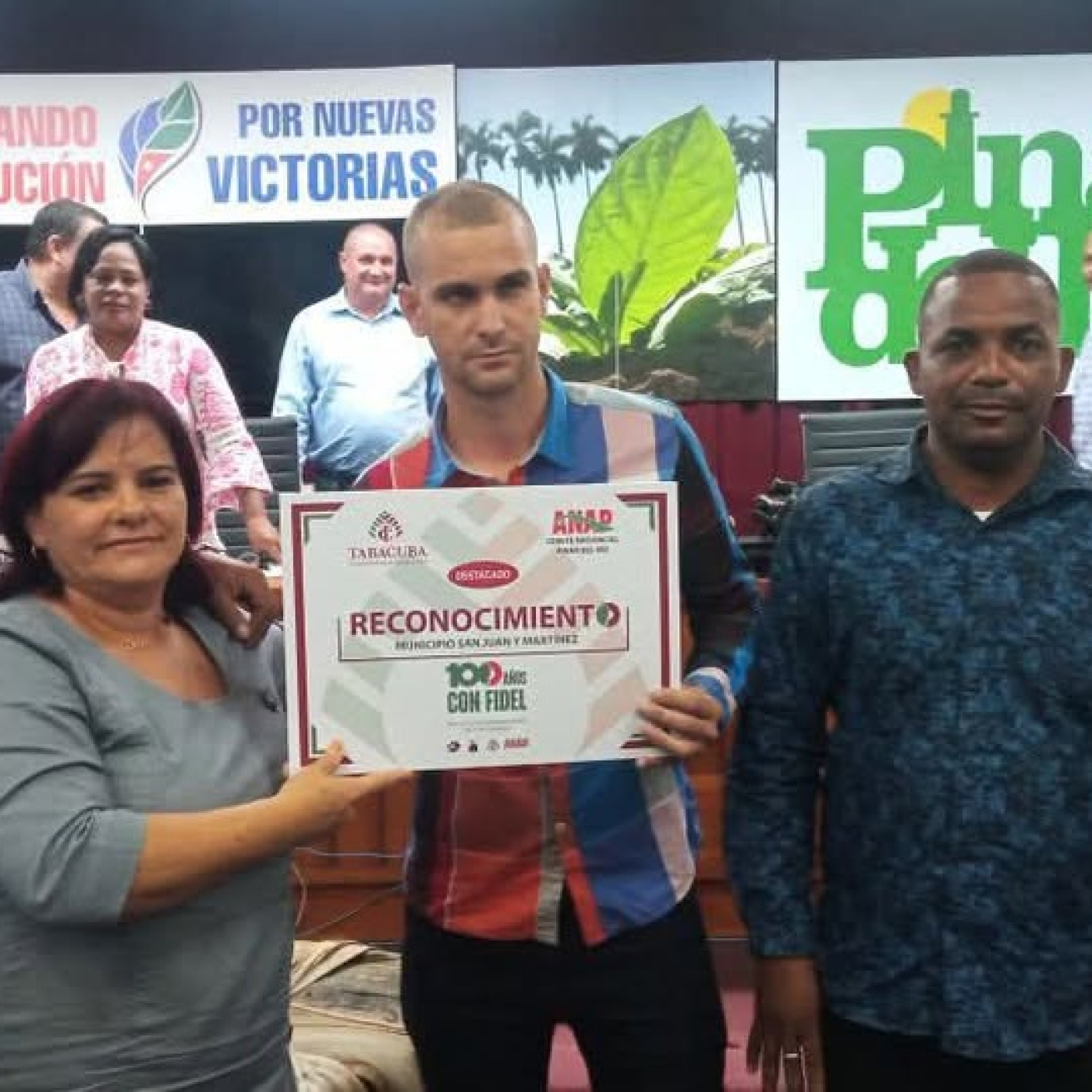 Vegueros pinareños debaten retos y estrategias en Plenaria Provincial Tabacalera