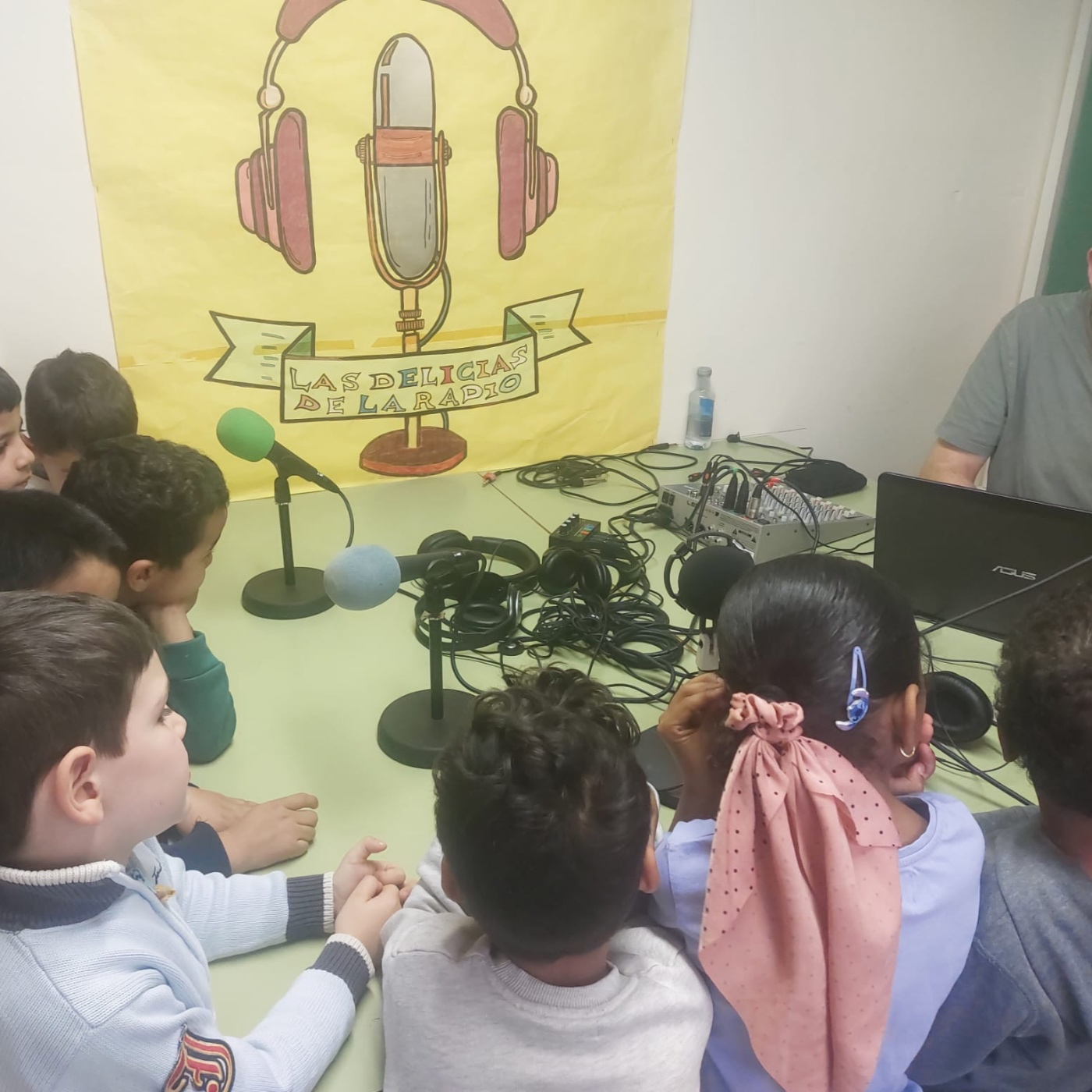 LAS DELICIAS DE LA RADIO