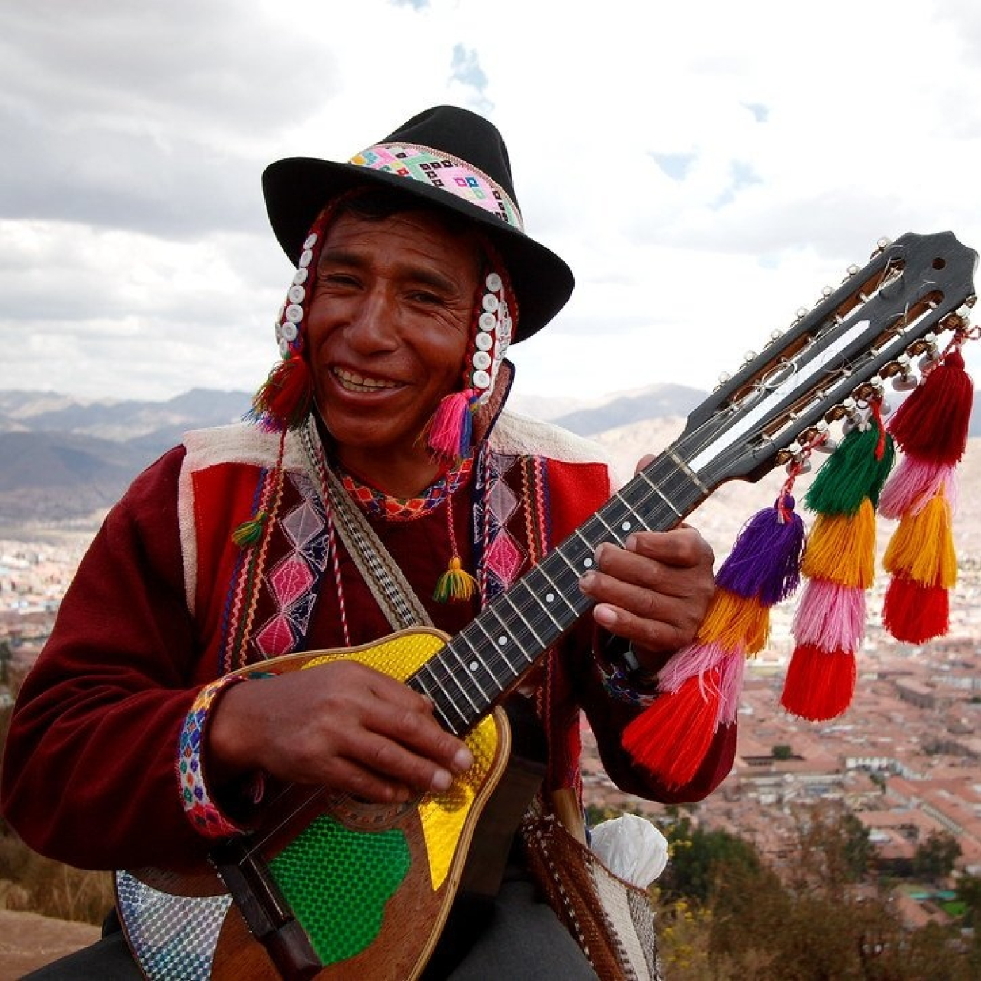 AVANCE!! Música de charango 