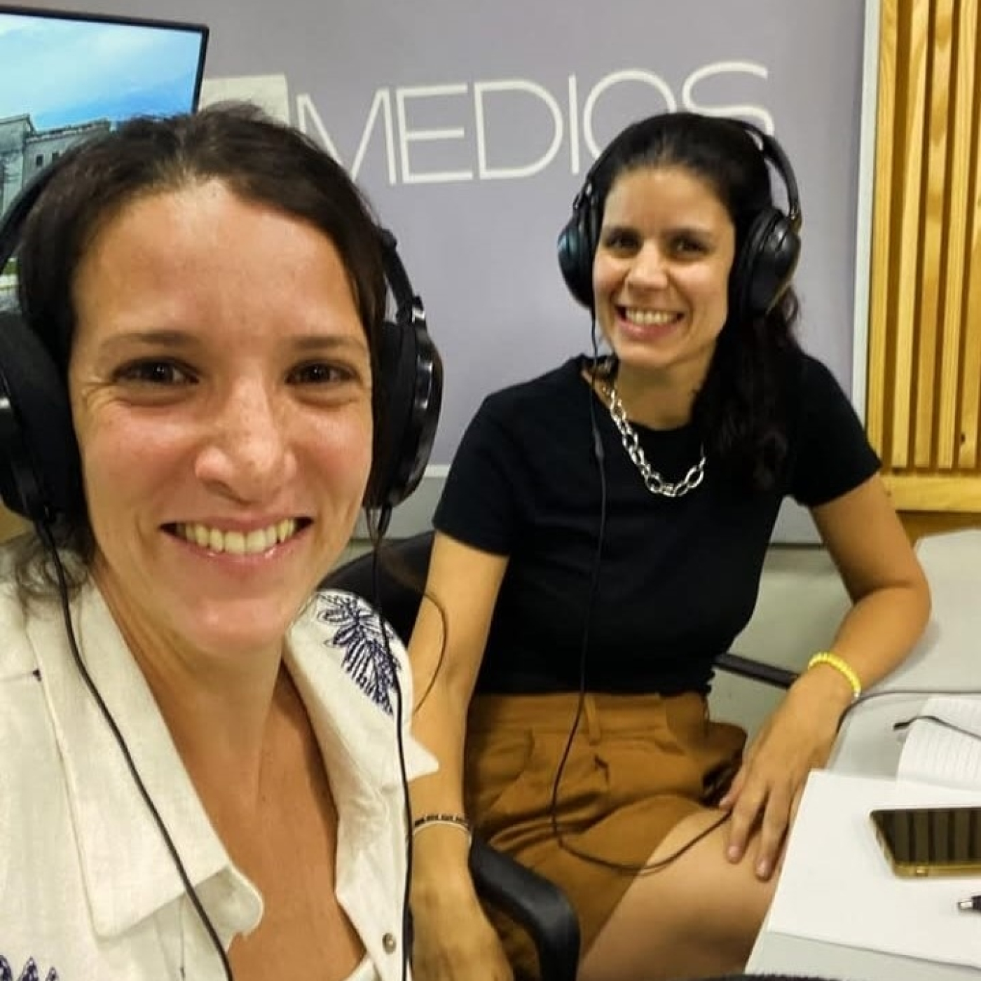 MUJERES TODO TERRENO con Andrea Glikman y Belèn Fernàndez 11-9-2026 episode artwork