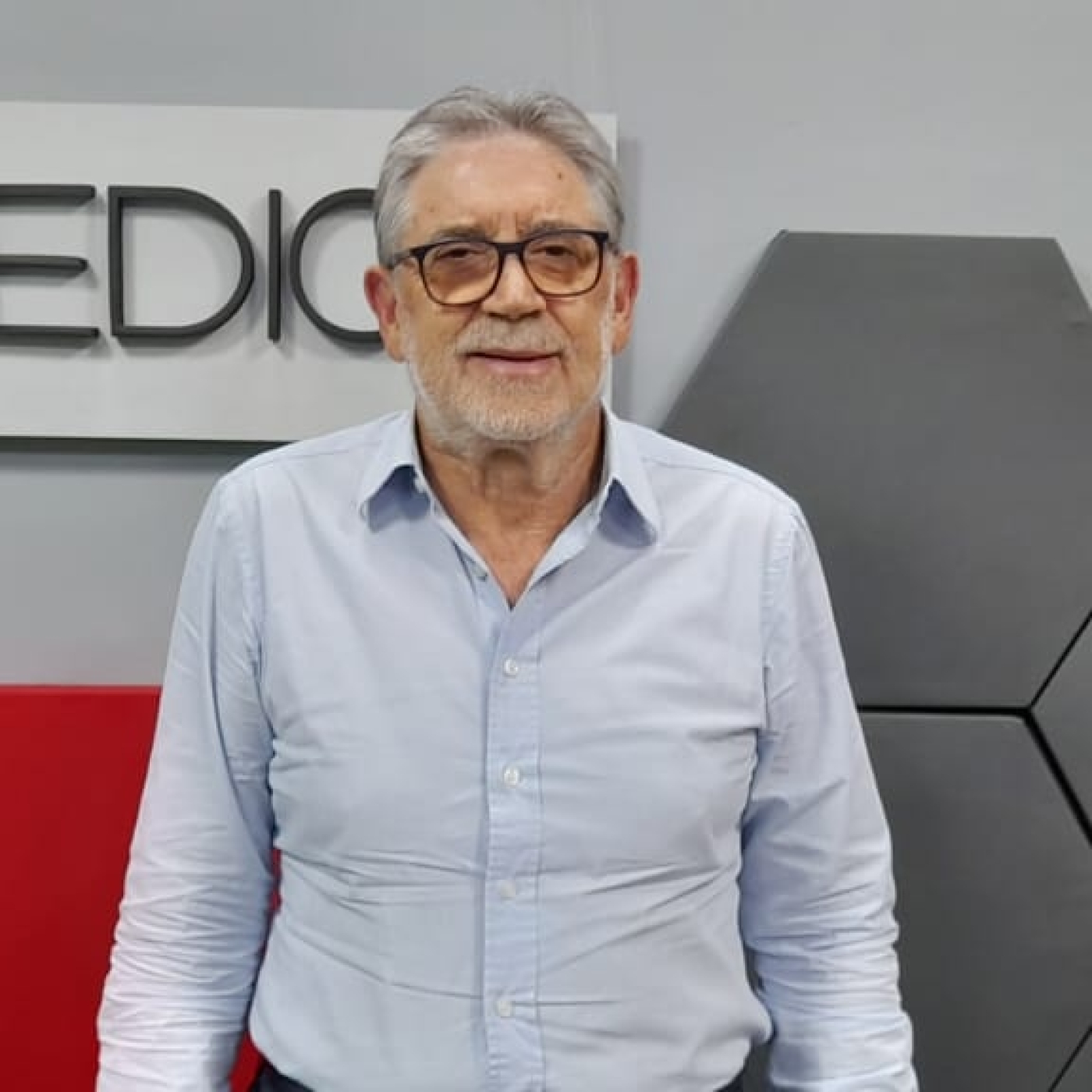 UN ZOOM SOBRE LA ECONOMIA con Enrique Szewach 25-8-2026 episode artwork