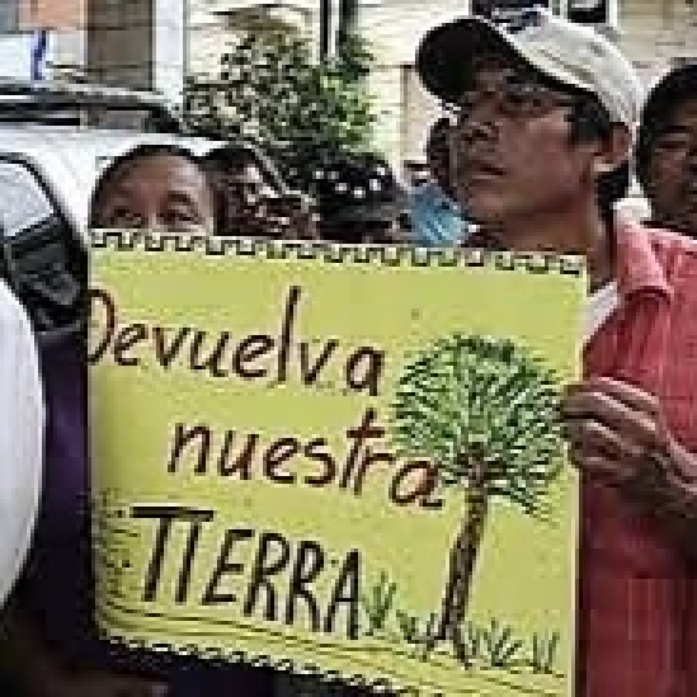 DEVUELVAN NUESTRA TIERRA