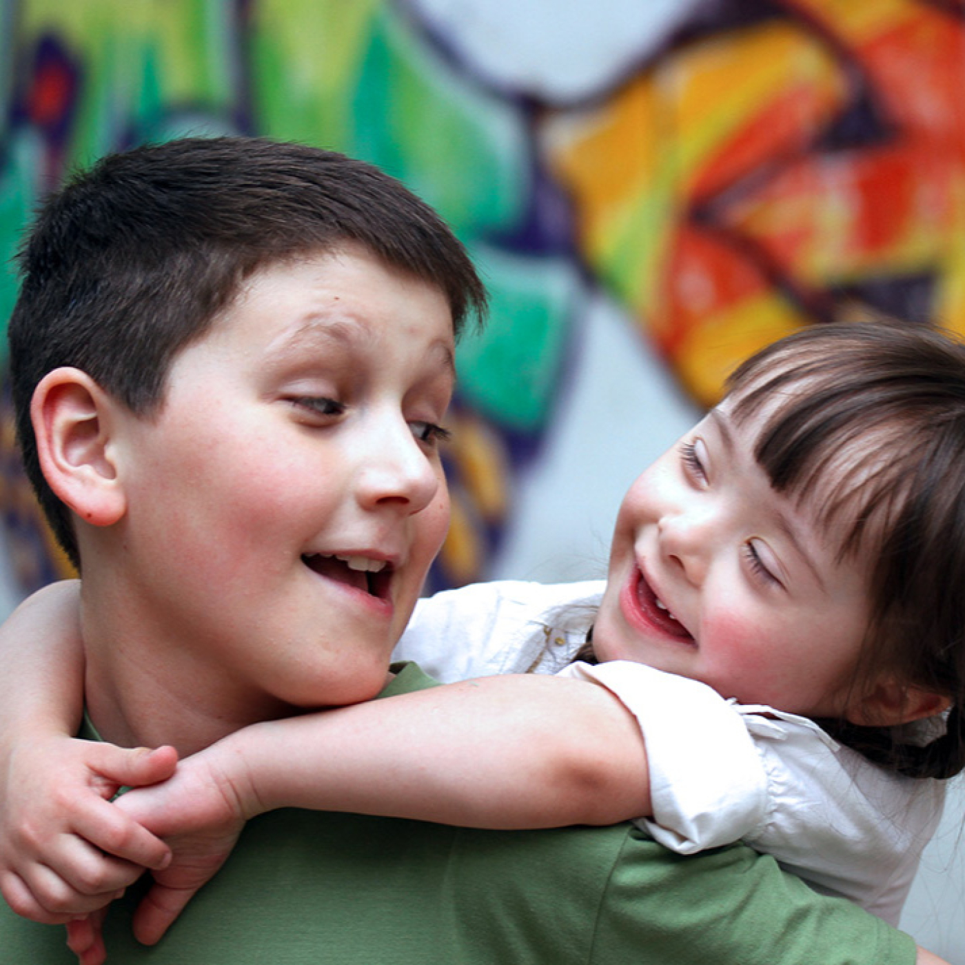 Muros y Puertas: «¿Cómo favorecer la socialización de niños y adolescentes con síndrome de Down?»