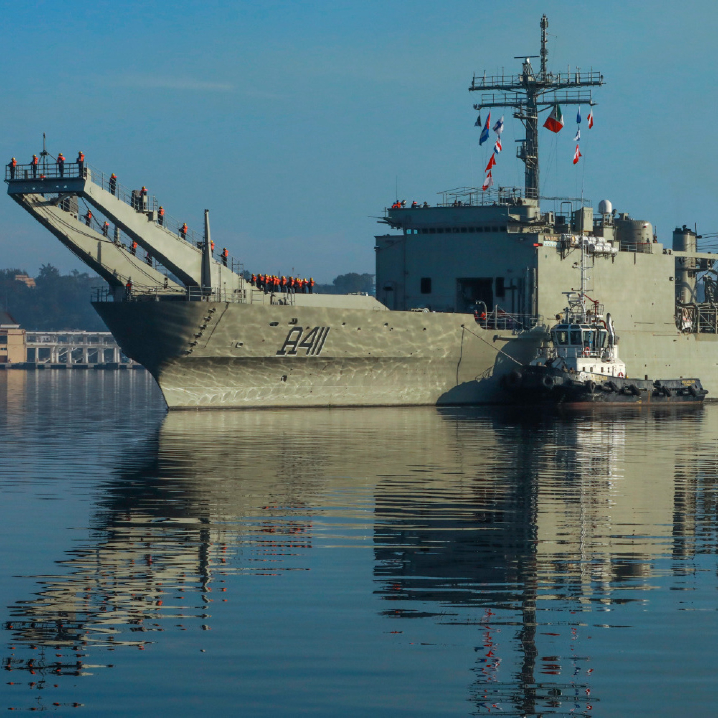 En puerto de La Habana, segundo envío marítimo de ayuda procedente de México