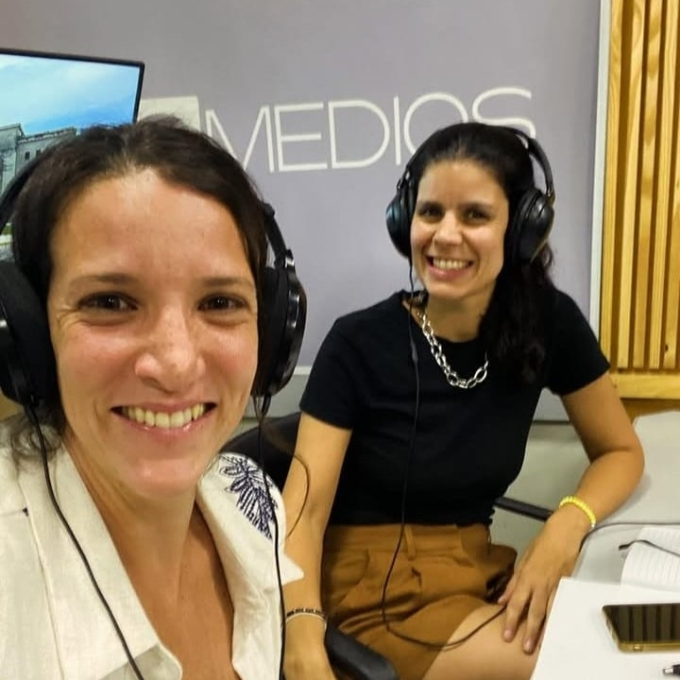 MUJERES TODO TERRENO con Andrea Glikman y Belèn Fernàndez 22-5-2026 episode artwork