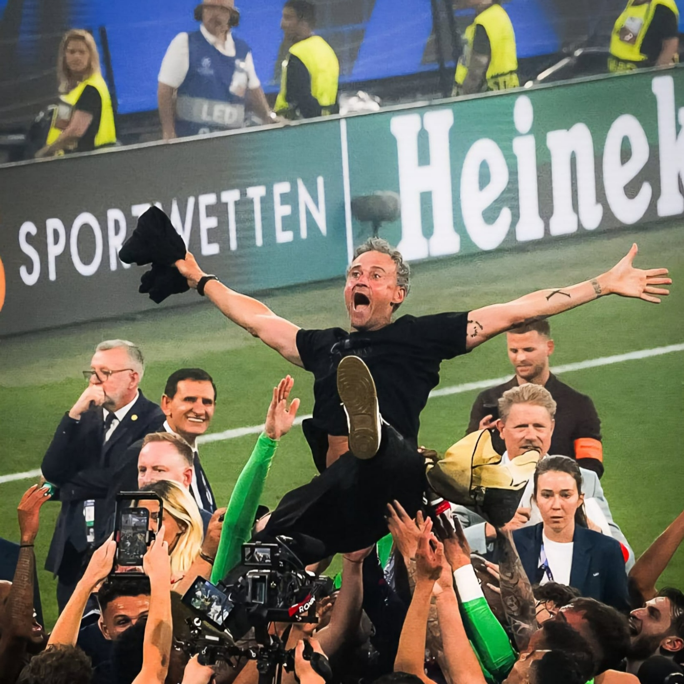 El PrimerFichaje PSG Campeónde Europa , Laliga2, 1y2 RFEF y 3RFEF episode artwork