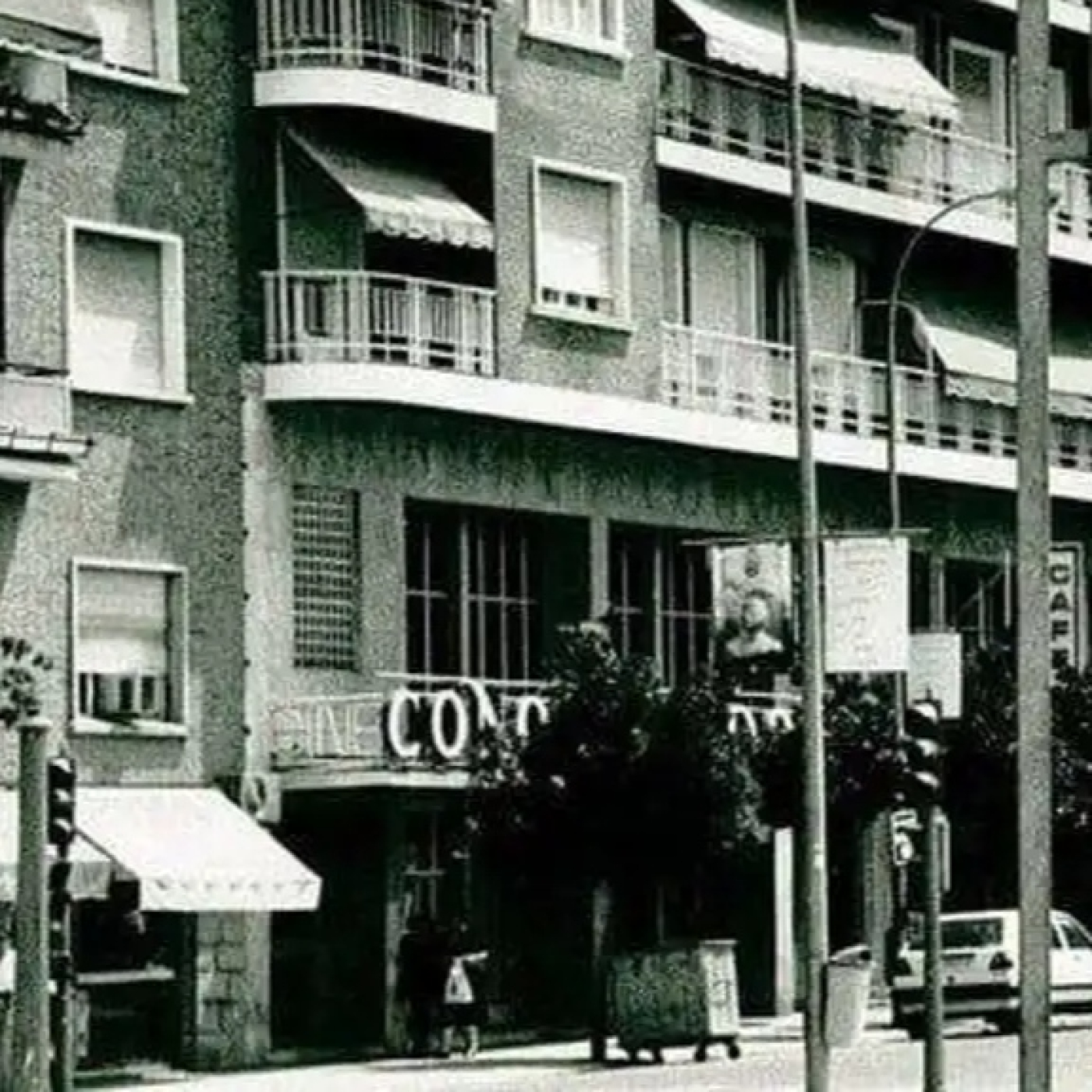 OVNI a la salida de un cine en Badajoz (1980) episode artwork