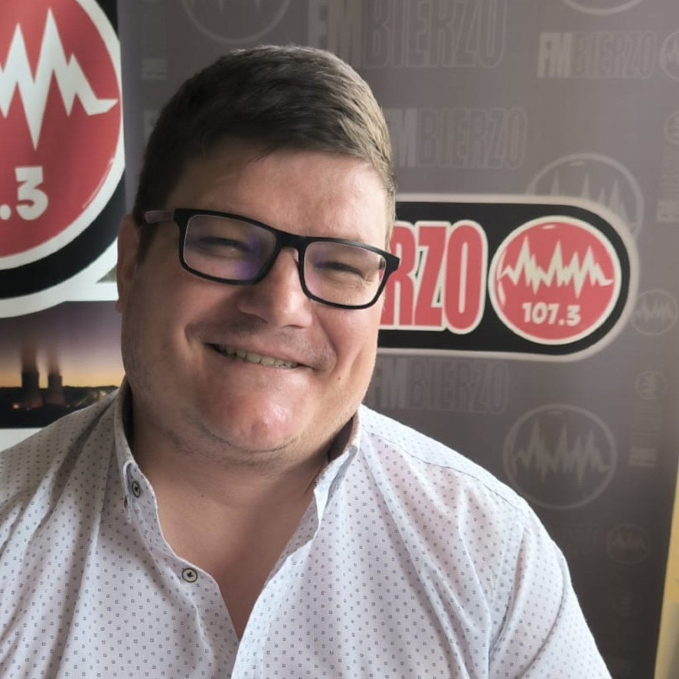 Hoy hablamos con Manuel Márquez, presidente de la Asociación de Hosteleros de Bembibre y la Feria de Abril. episode artwork