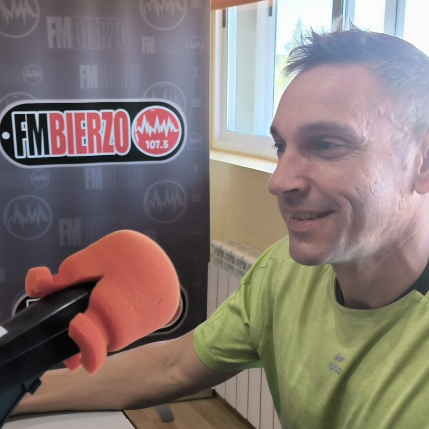 Hoy hablamos con Noelia Gavela y Andrés Capa, representantes del Consejo Escolar del CRA de Cubillos del Sil