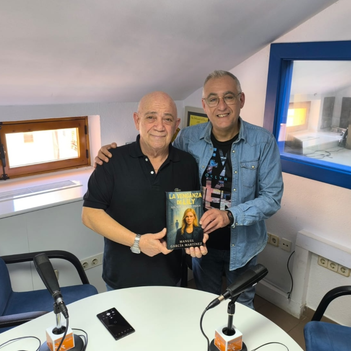 El escritor Manolo García, nos presenta su nuevo libro "La venganza de Llily". 5-05-2026 episode artwork