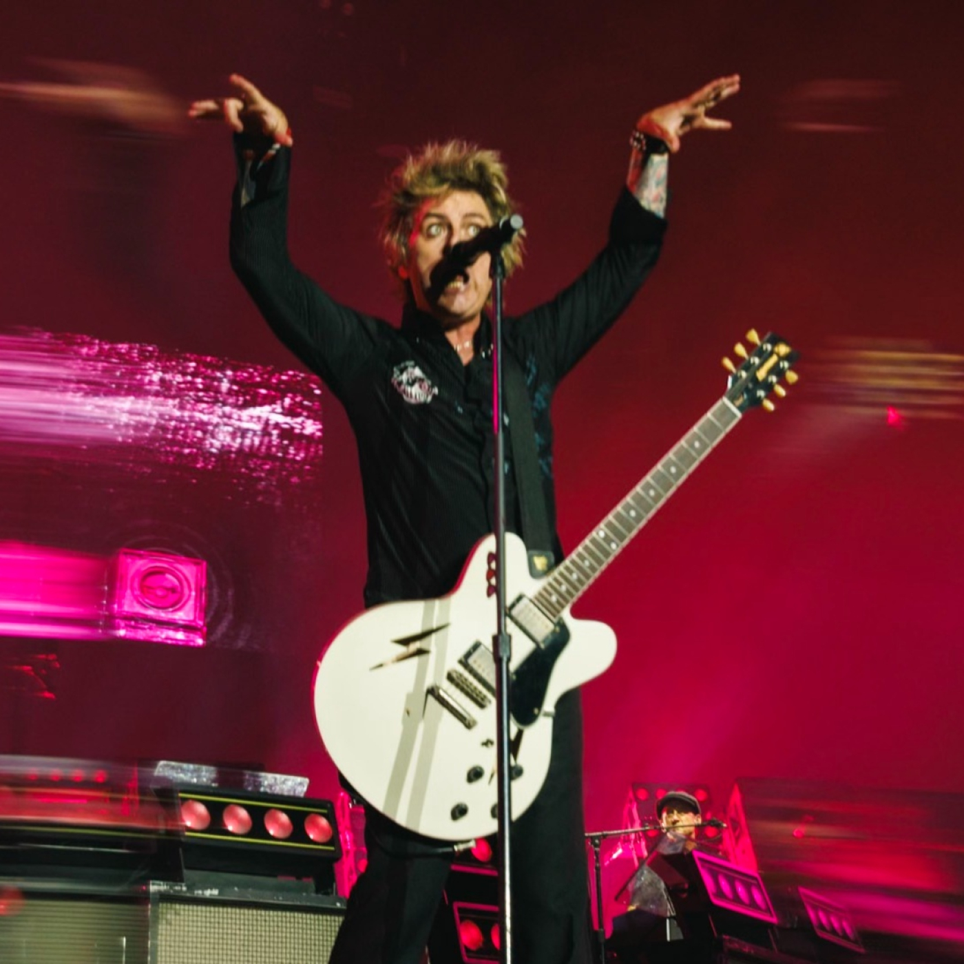 Green Day hacen un particular anuncio para su concierto en Bogotá. episode artwork