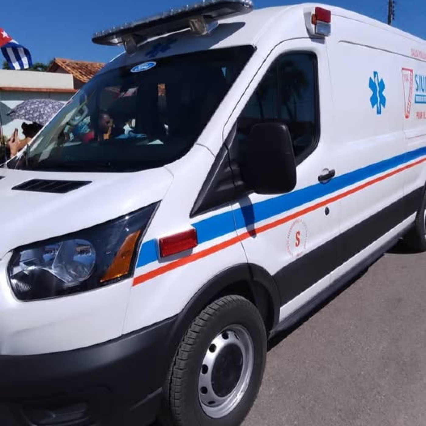 Puerto Esperanza recibe moderna ambulancia para emergencias médicas