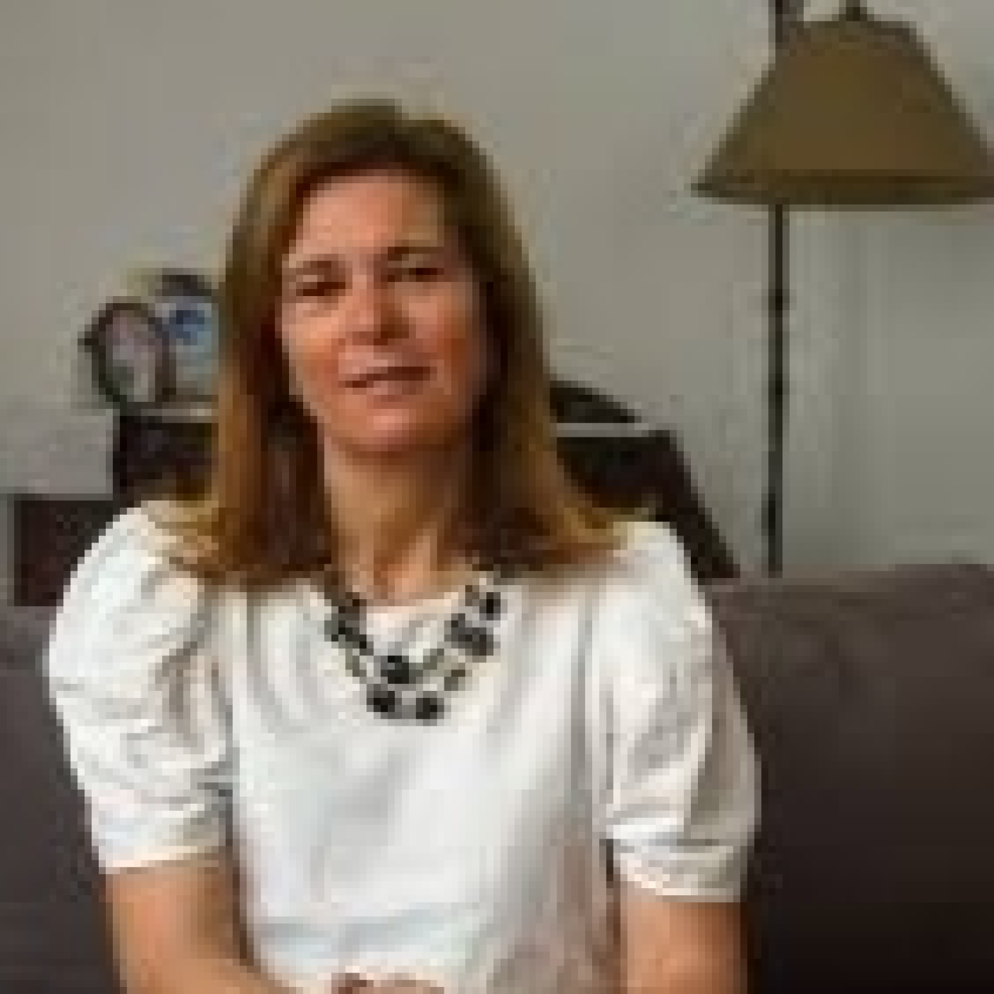 María Castiglioni Cotter C&T Economista @laurasverdlick 9-10-2024