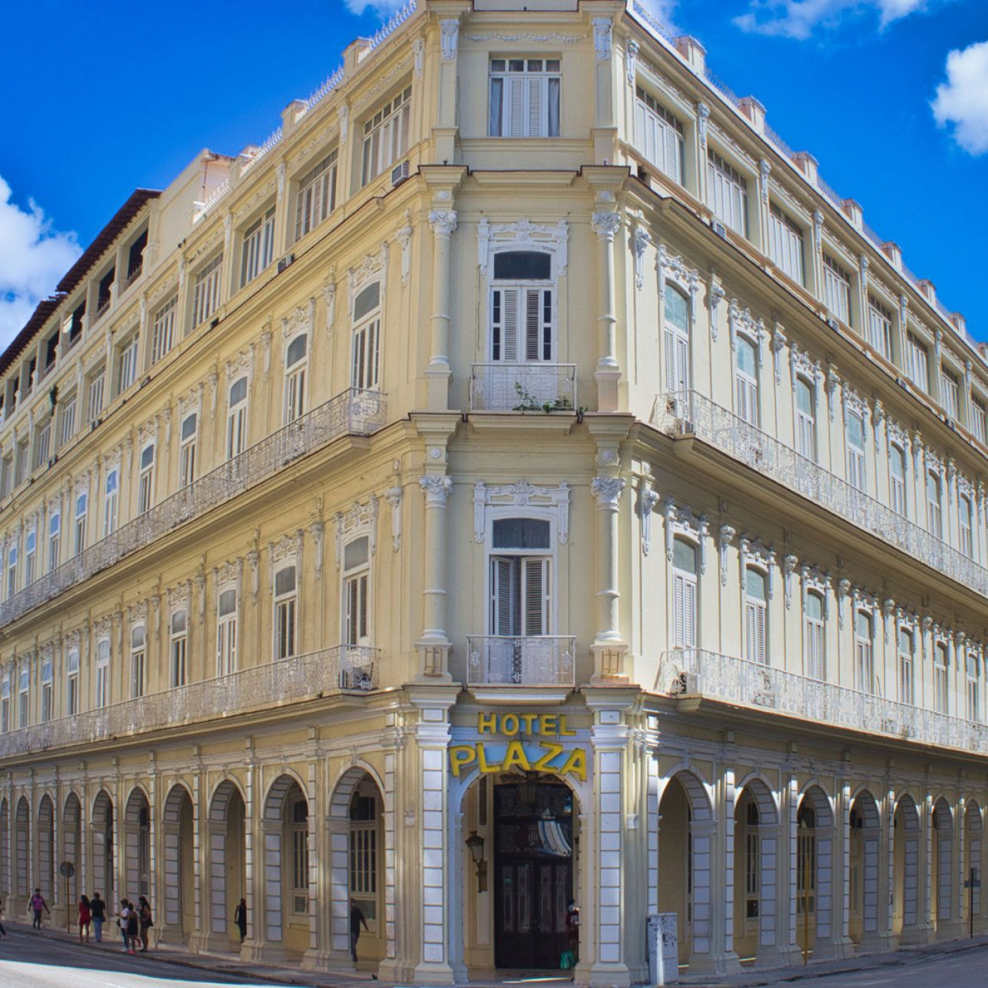 El hotel Plaza en sus 115