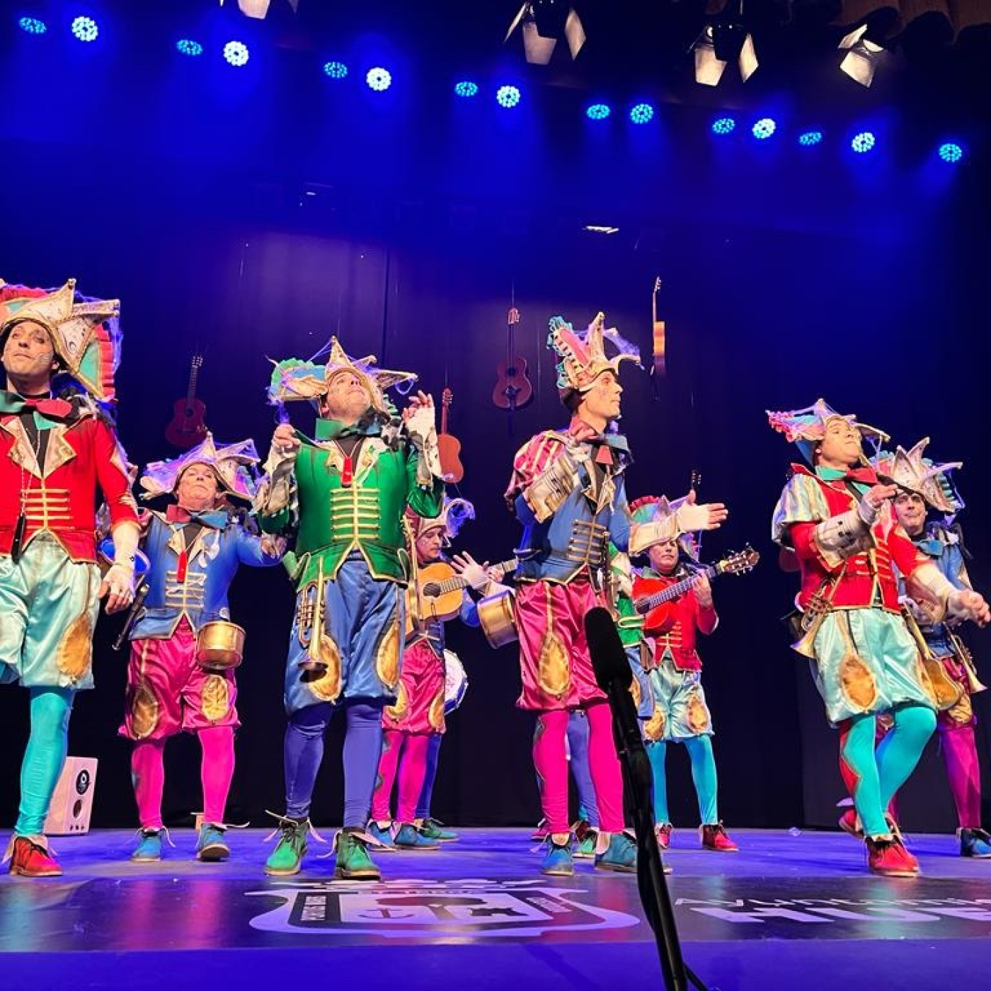 CARNAVAL A BOMBO Y PLATILLO